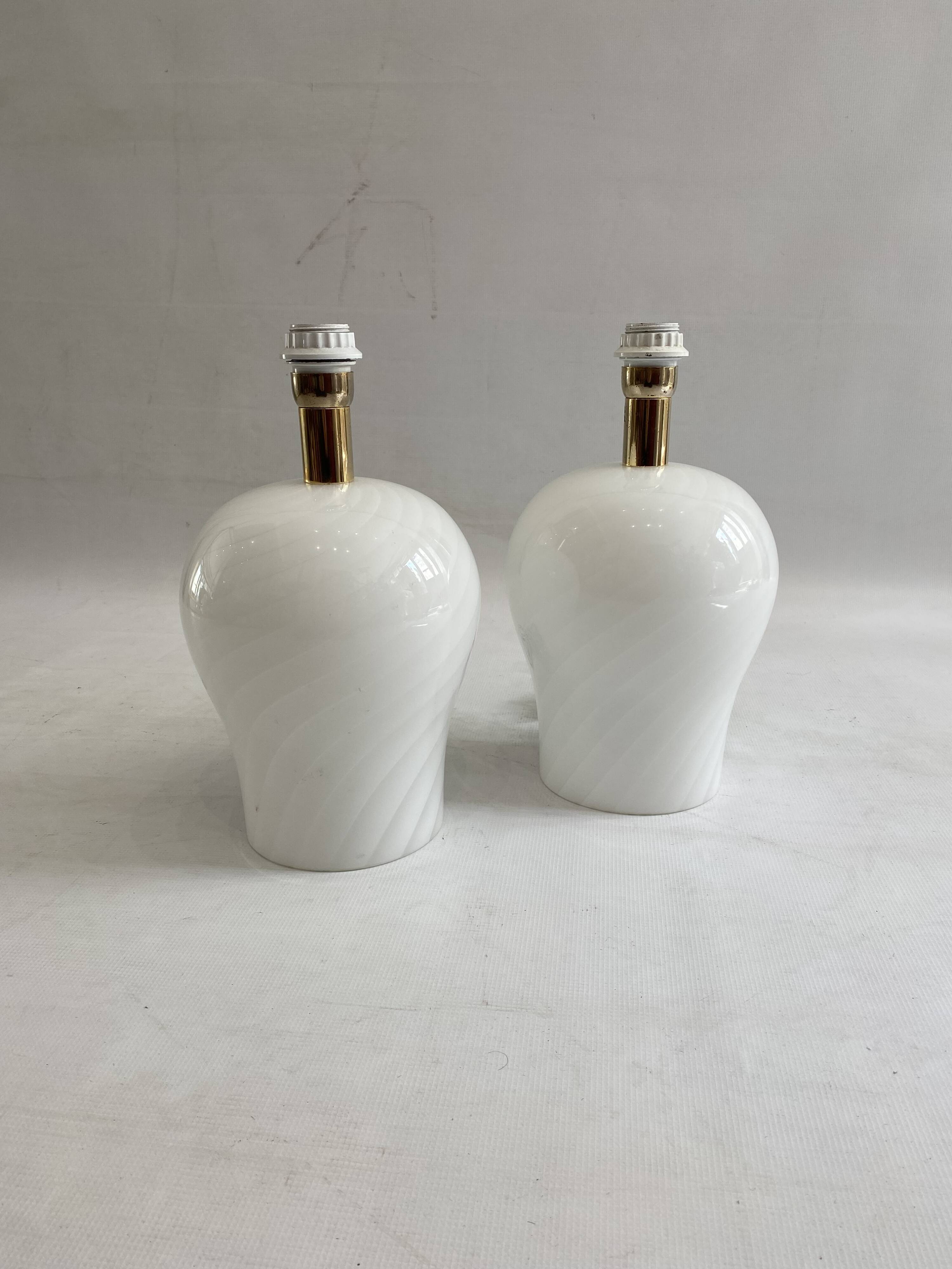 White Swirl Murano Glass Table Lamps 1970s Hollywood Regency Minimalism bed