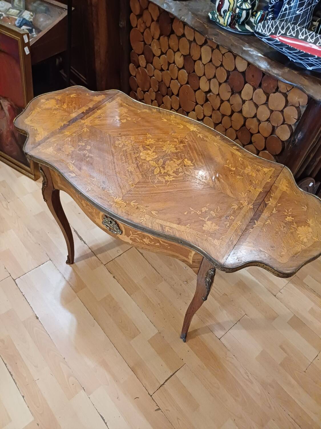 Table, drop-leaf desk "fully marquetry, Louis XV style, Period