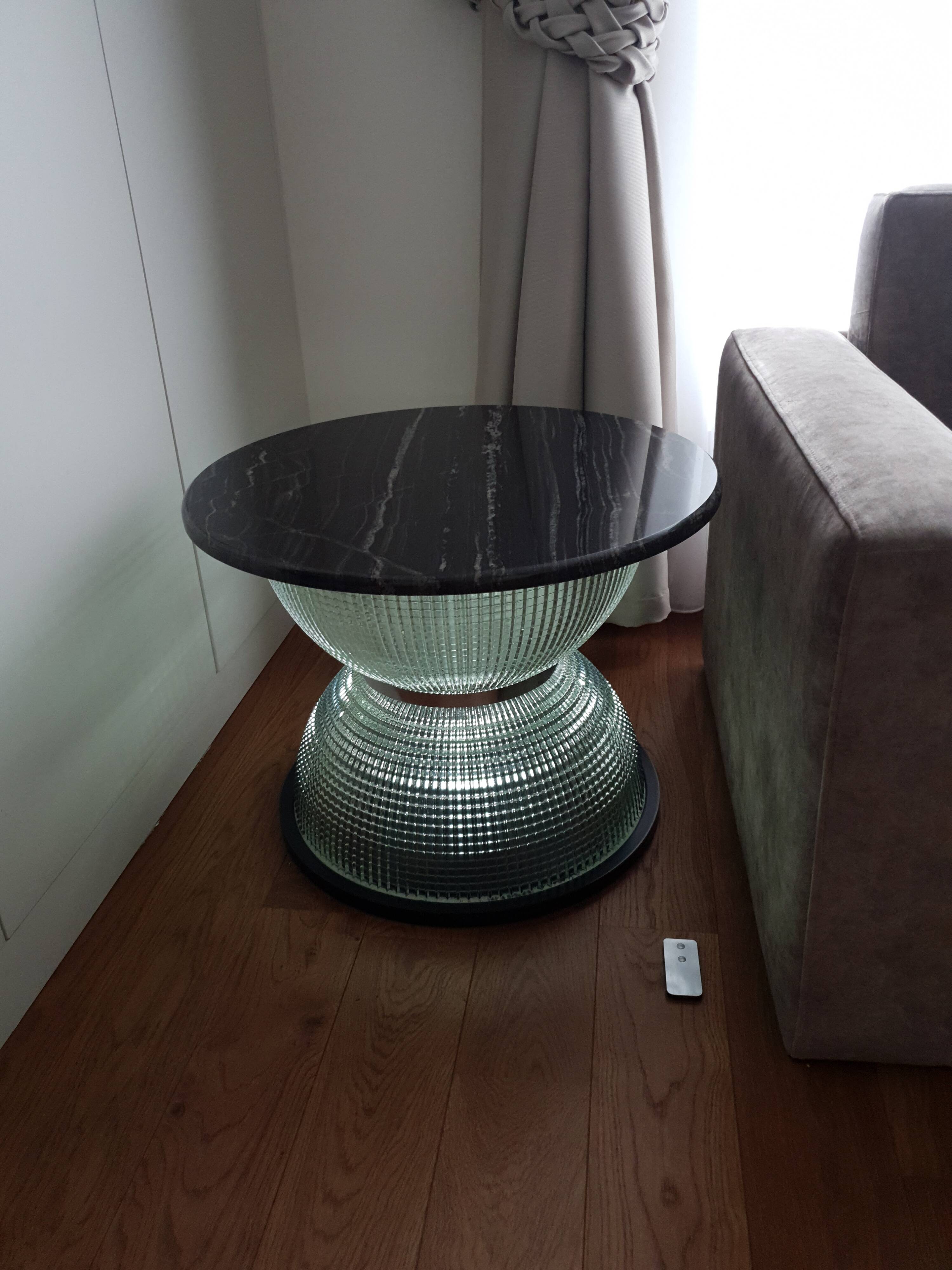 Holophane coffee table in marble and aluminum