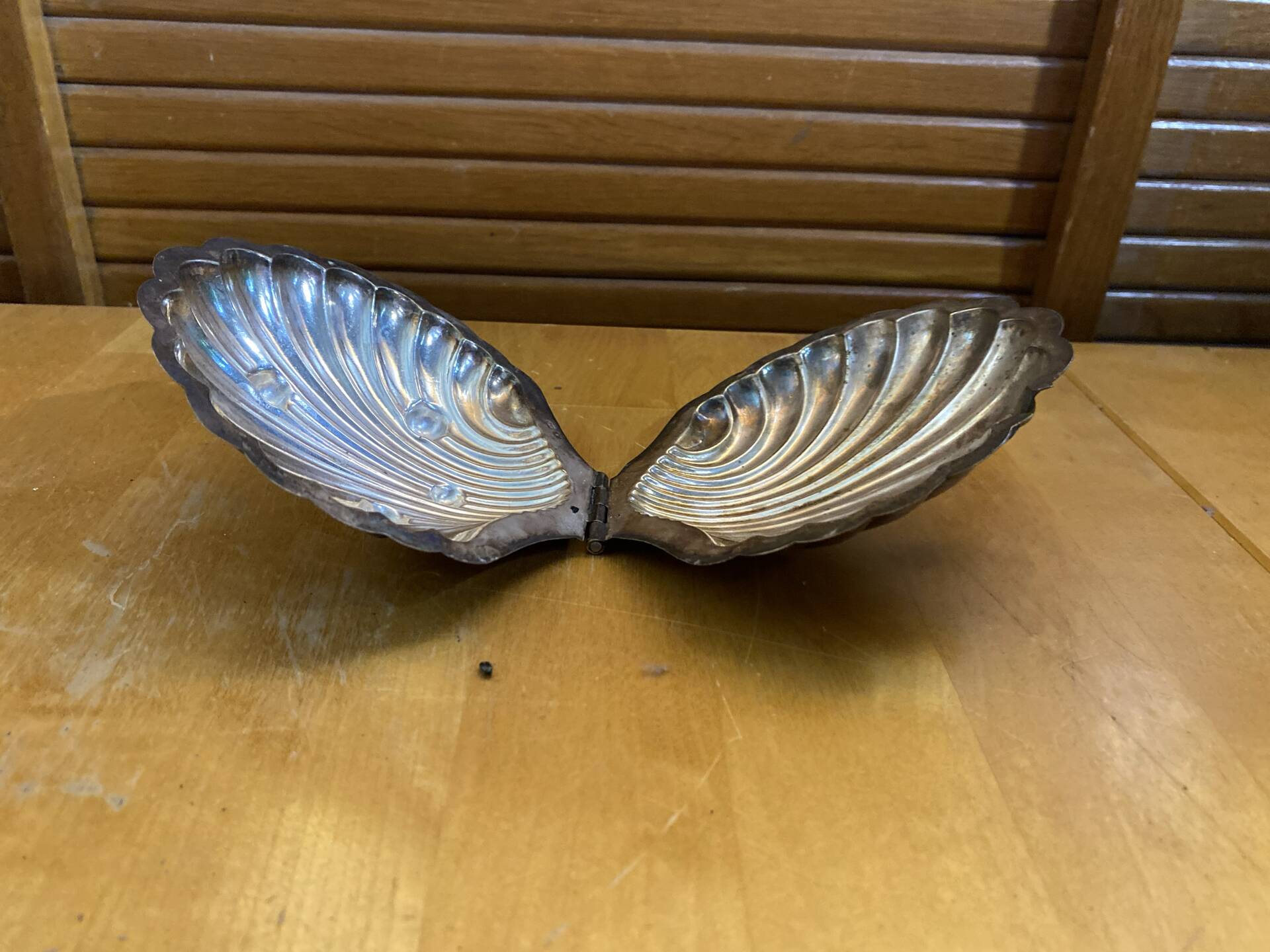 Vintage Silver-Plated Scallop Shell Butter Dish #E160