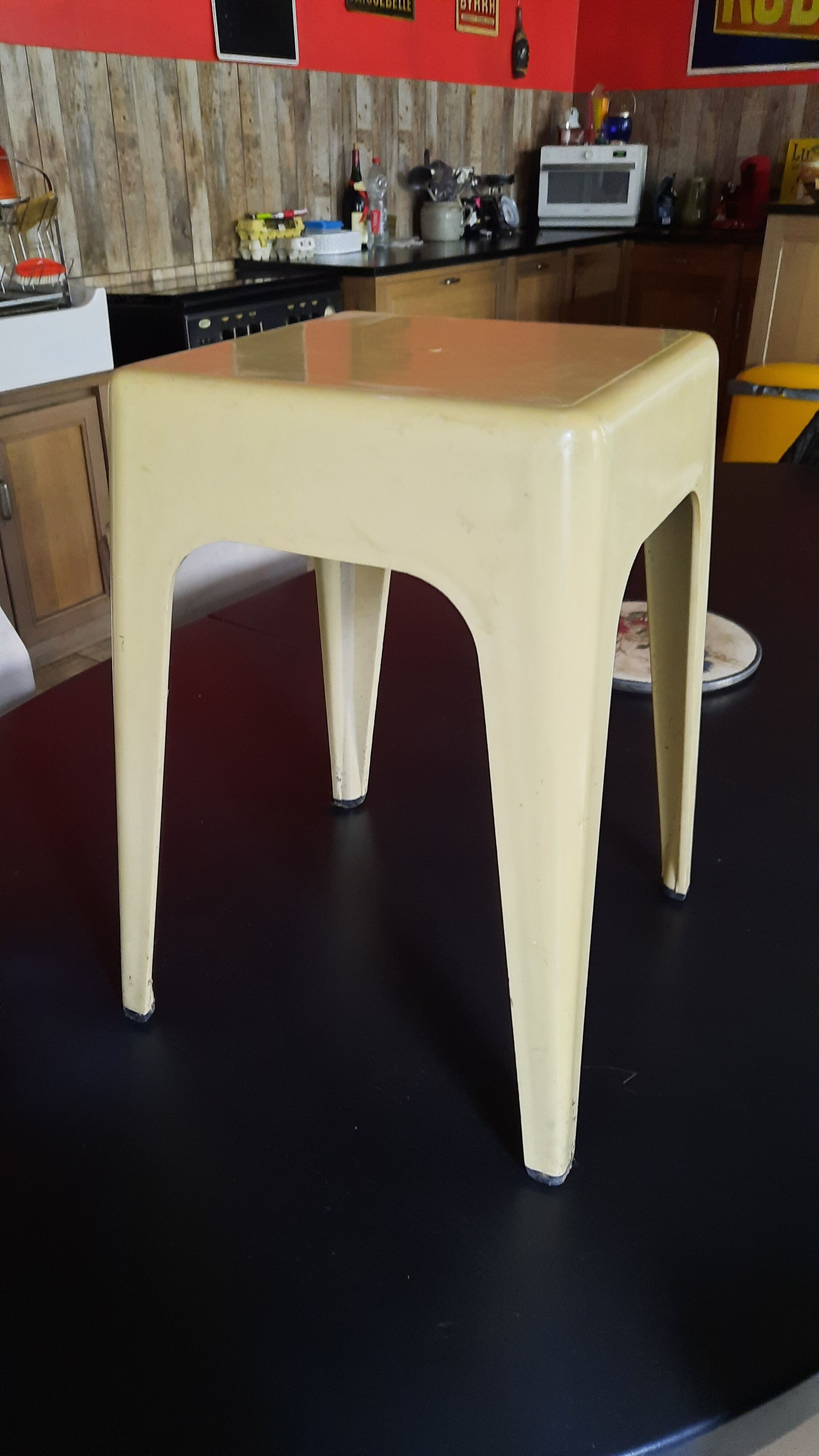 Tabouret plastique