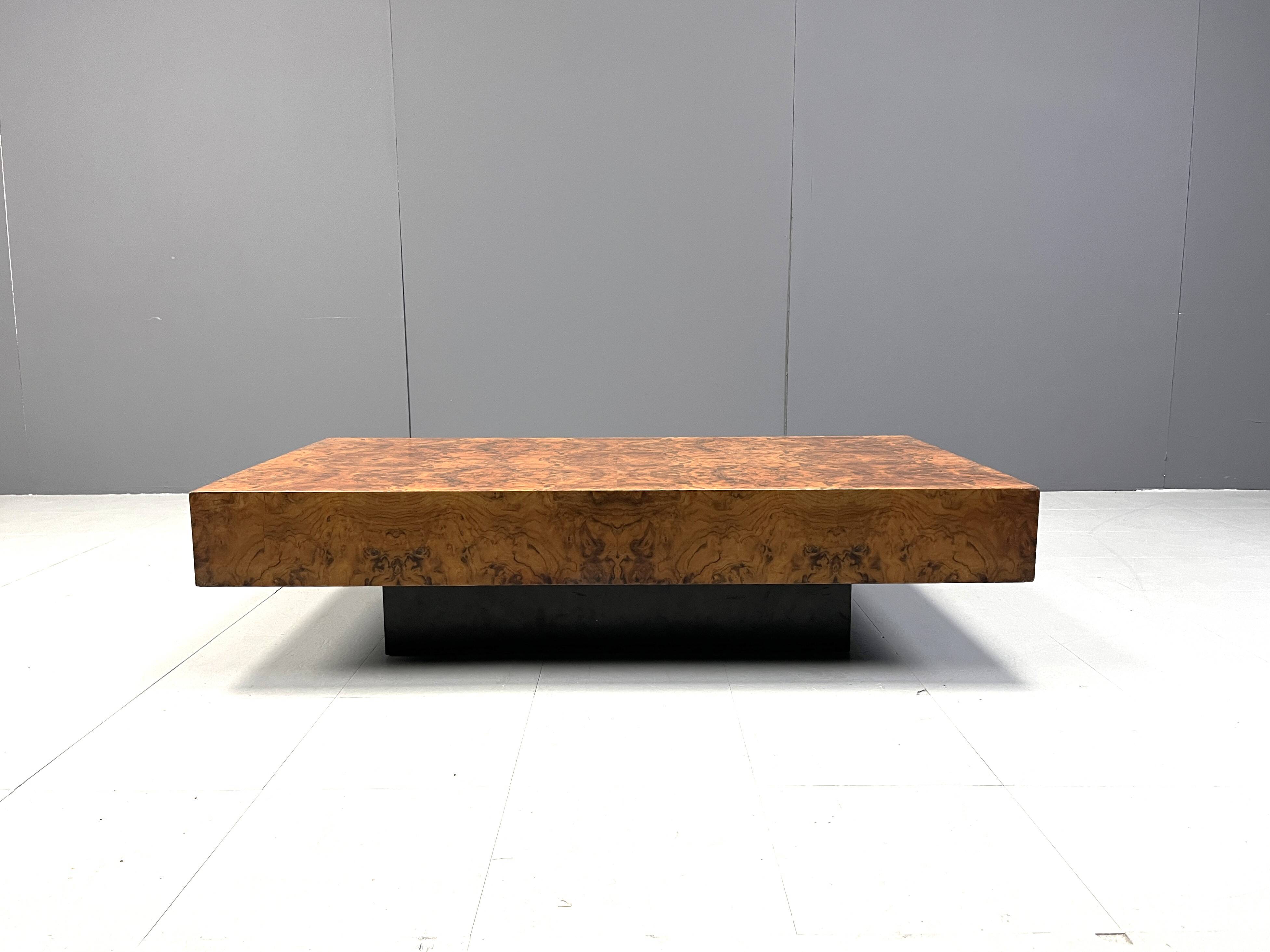 Table basse vintage en bois de loupe, 1970