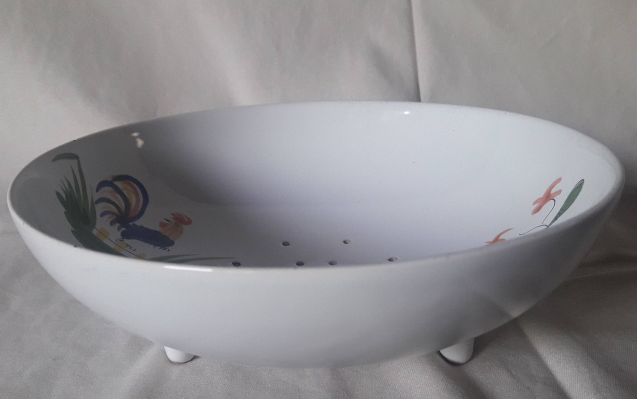 Pornic earthenware drainer model Coq hollow feet