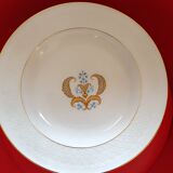 6 Assiettes creuse Bavaria. Modéle Annabel. Blanches, liseré doré. Motif central.