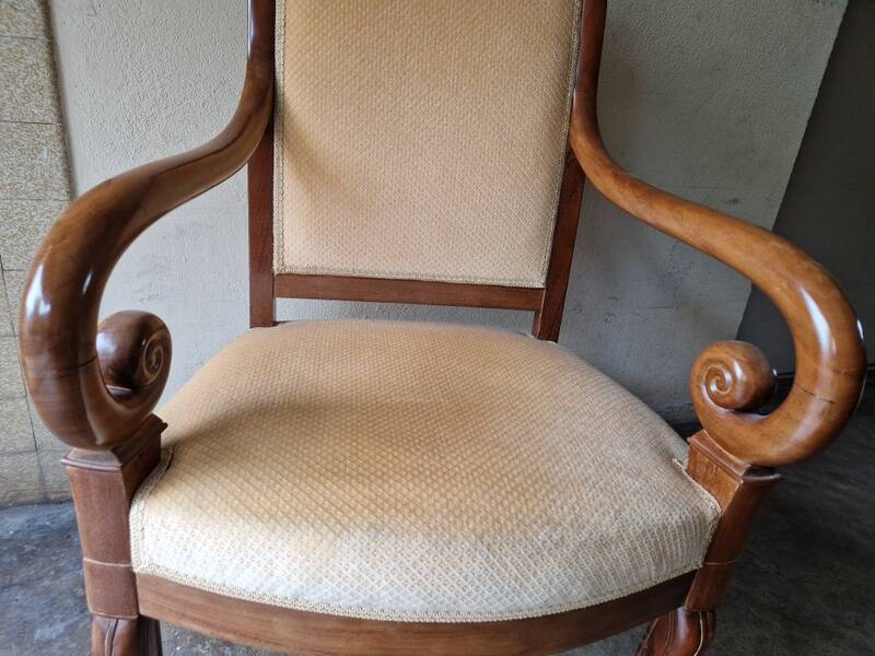 Fauteuil en acajou et placage d'acajou d'époque Restauration, vers 1820