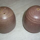Salt and pepper service in purple-parma ceramic