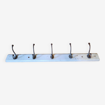 Wall coat rack with 5 hooks