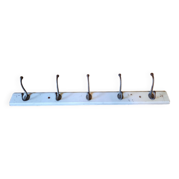 Wall coat rack with 5 hooks