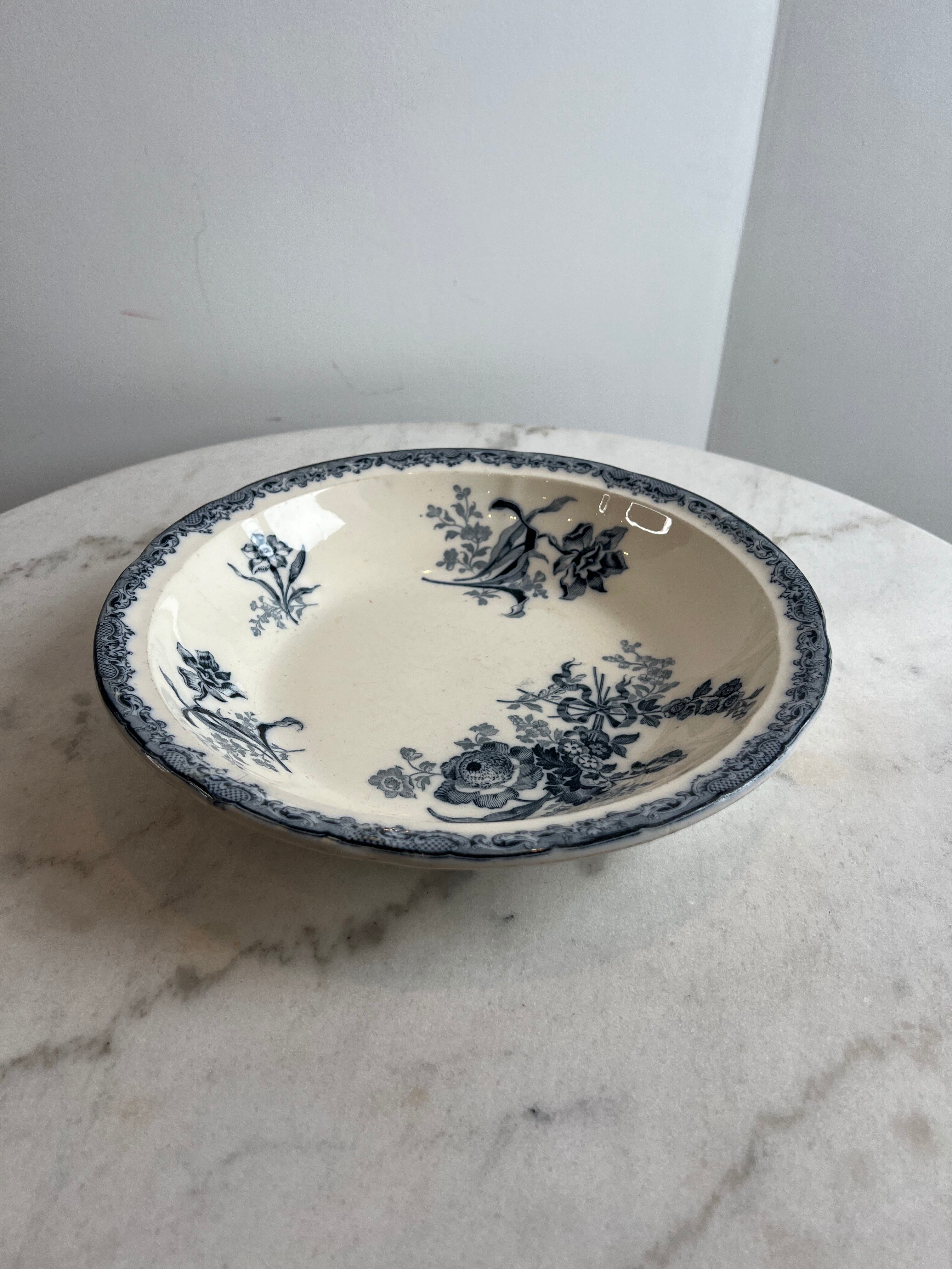 Large presentation dish Sarreguemines Fontanges ironstone