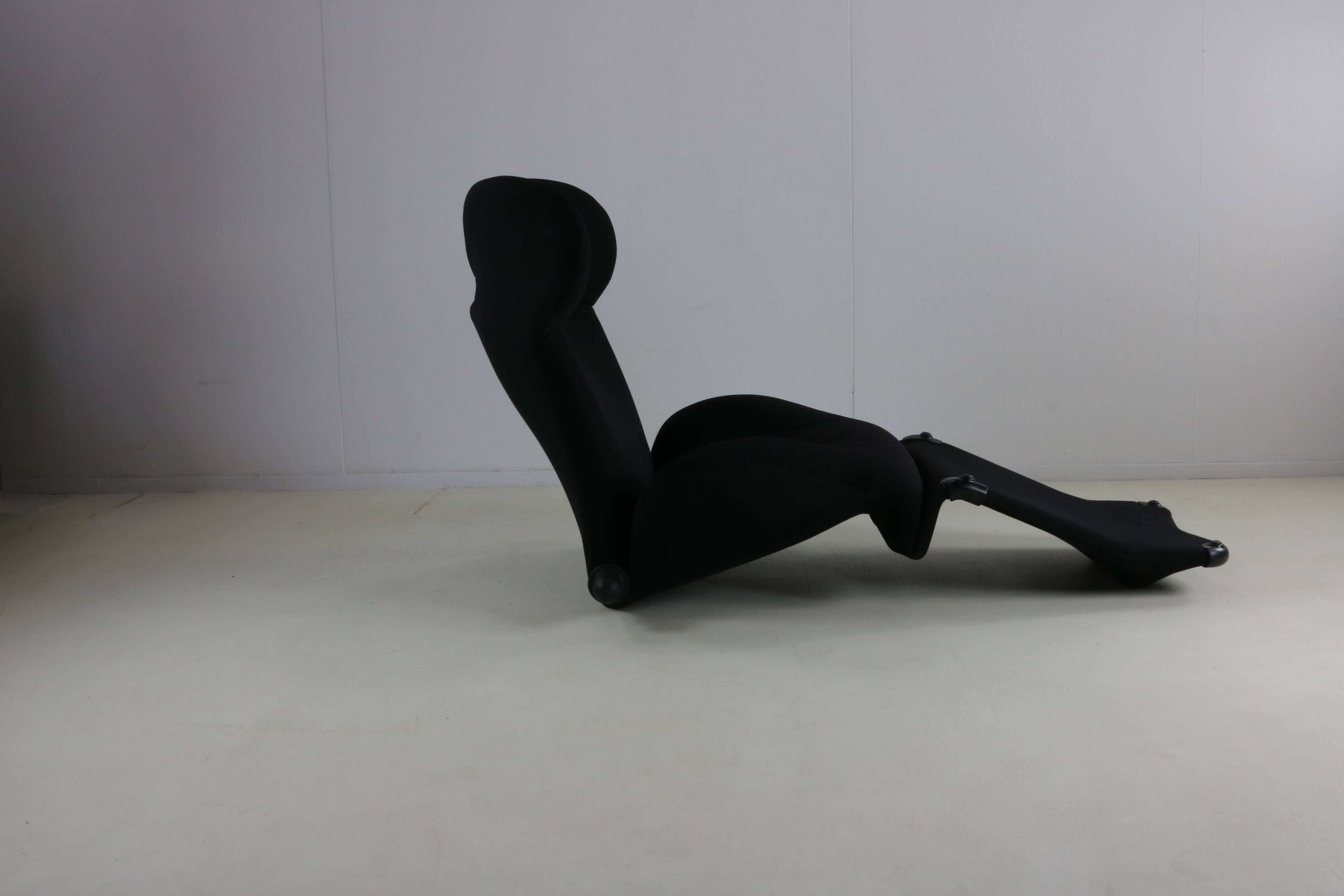 Eighties design easy chair / chaise-longue by Toshiyuki Kita for Cassina