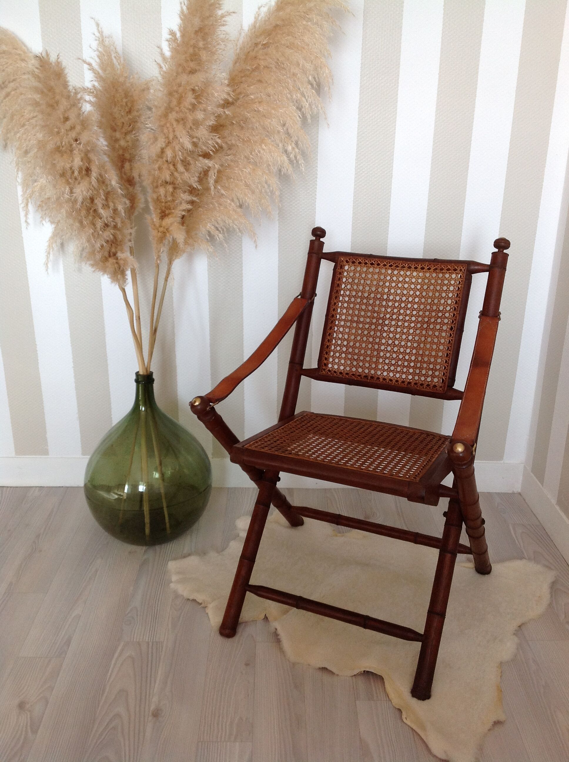 Bamboo folding chair