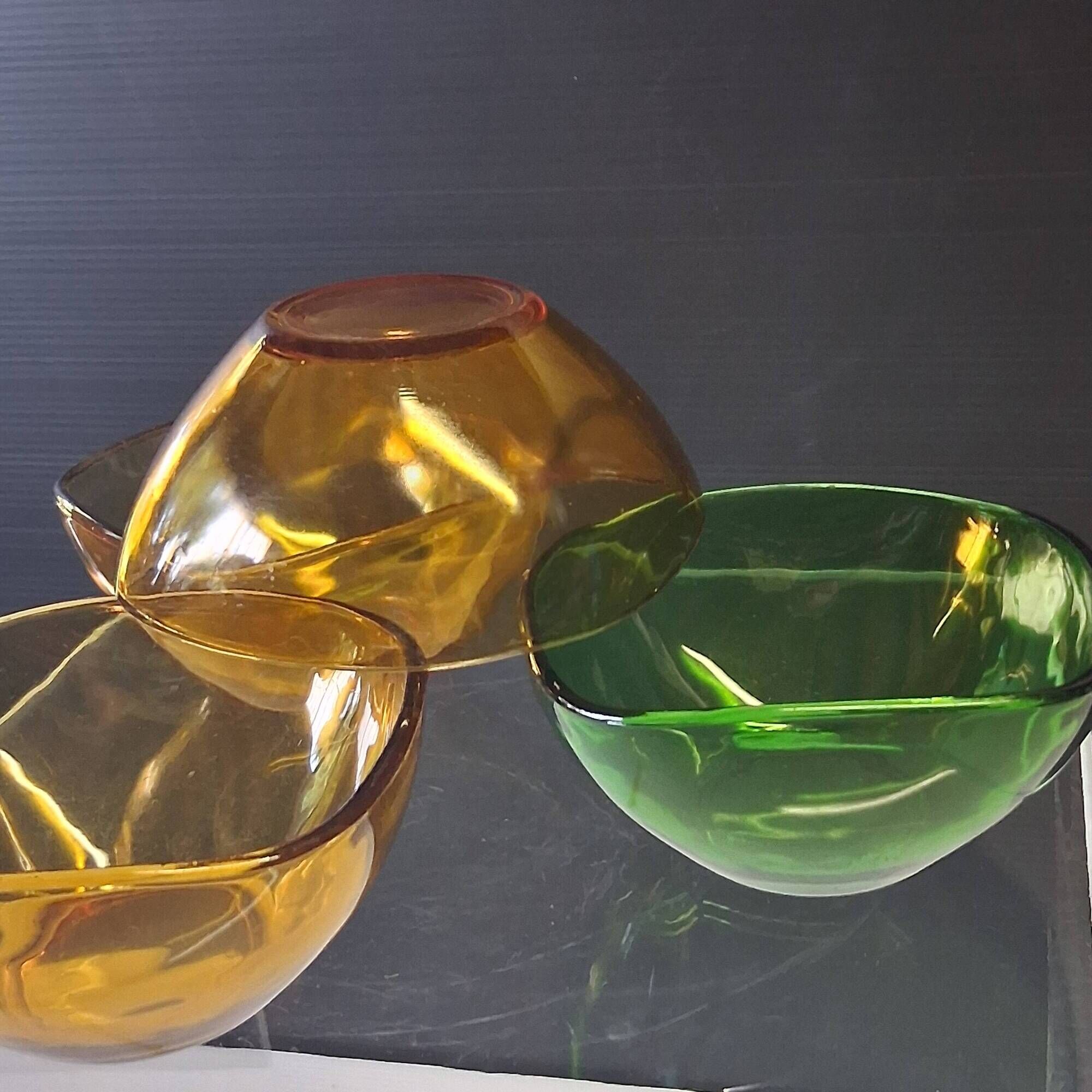 Set of 4 coloured glass bowls / ramekins from Duralex in very good condition.