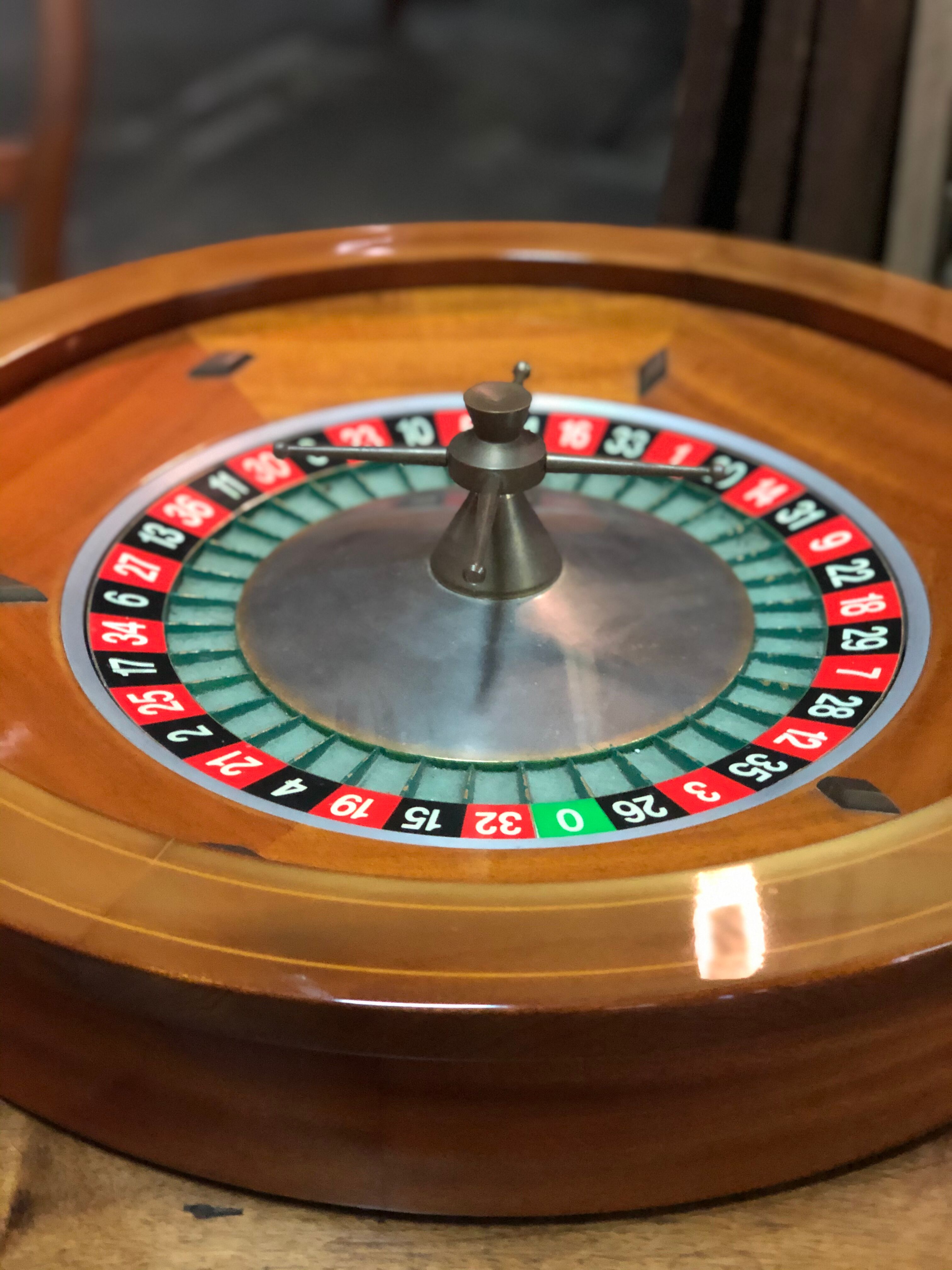 CARO mahogany casino roulette 60/70 years