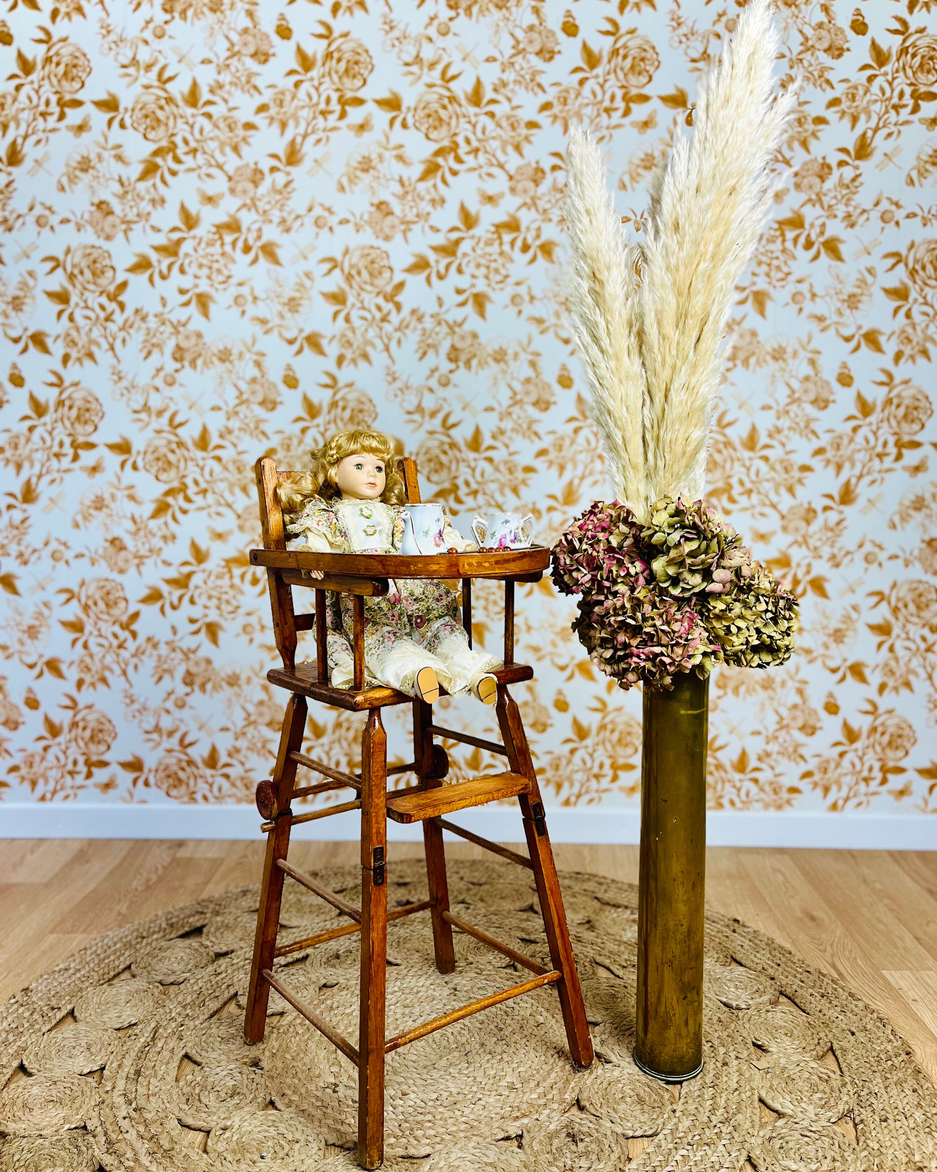 Vintage high chair for dolls
