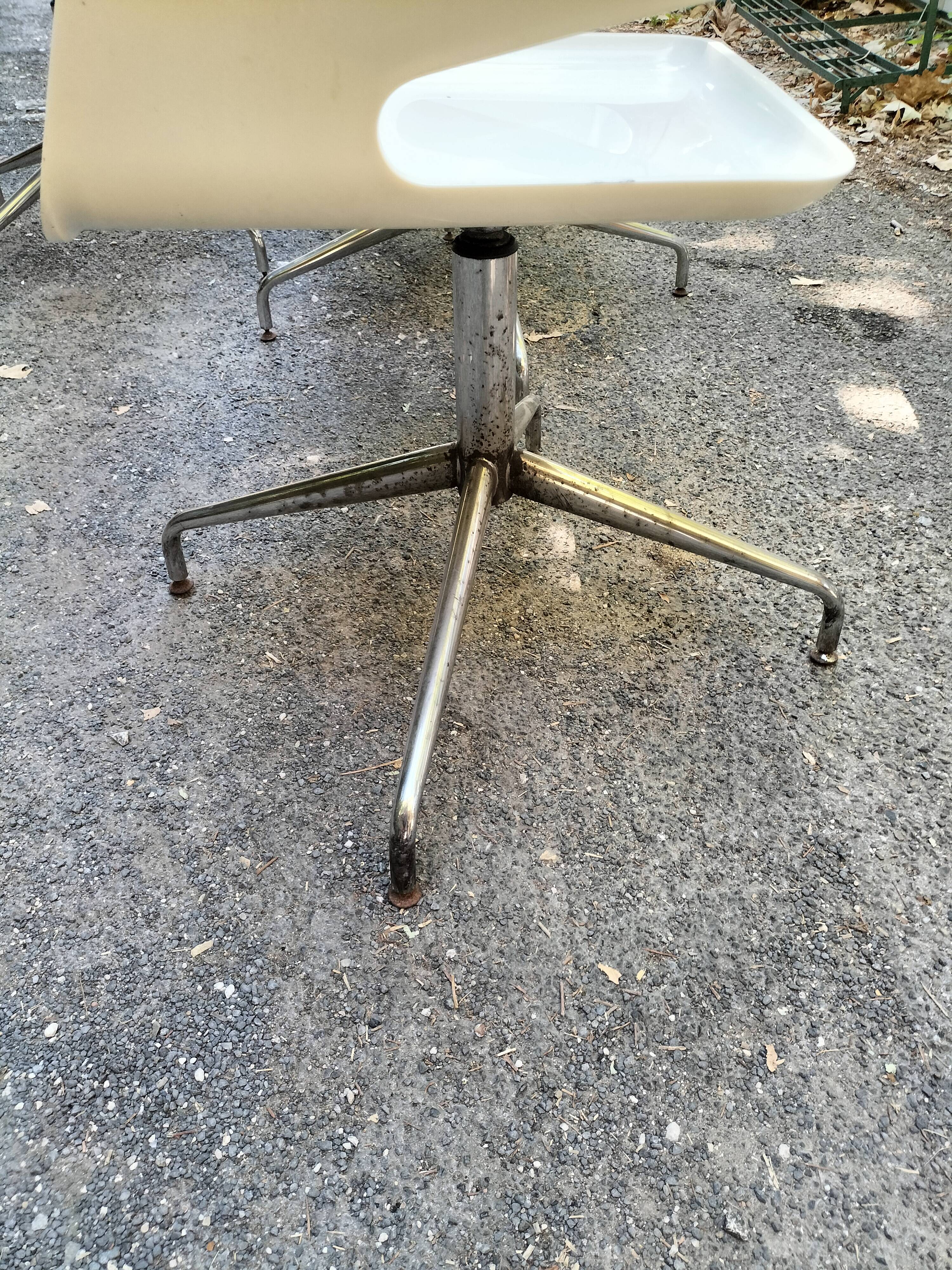 Chair b32 ho Robby cantarruti & Francesca petricioh for stop