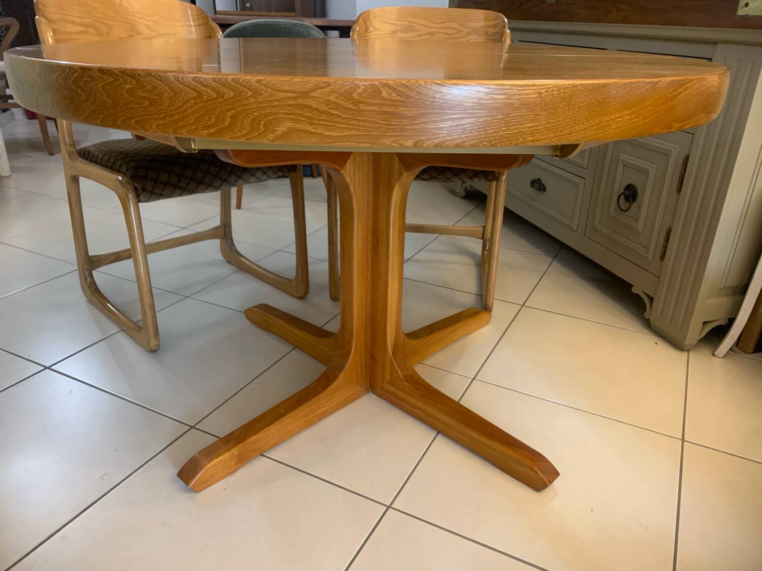 Baumann table and chairs