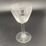 Aperitif glasses with chiseled petal pattern