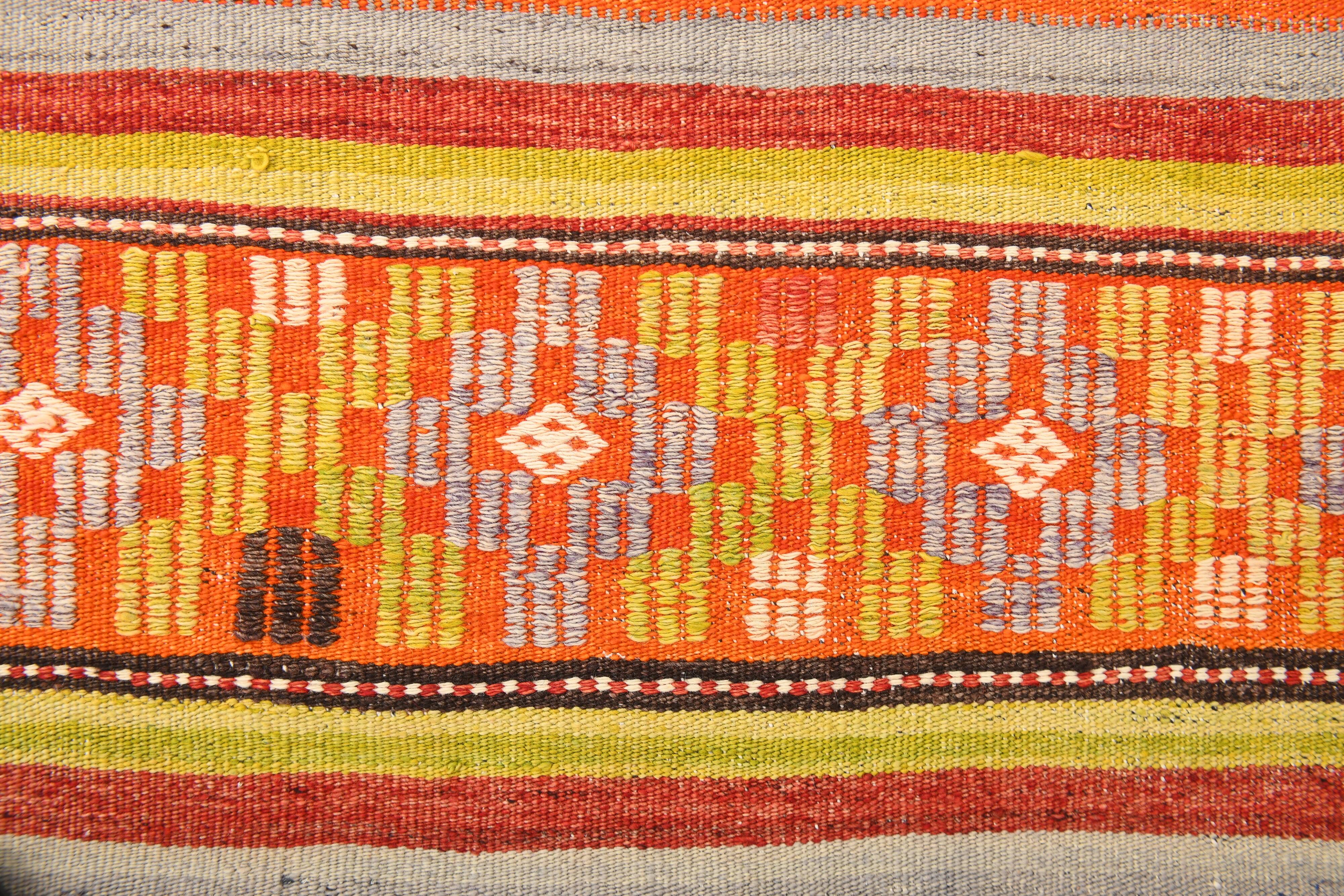 Tapis kilim bohème multicolore – pièce unique faite main, Style folklorique