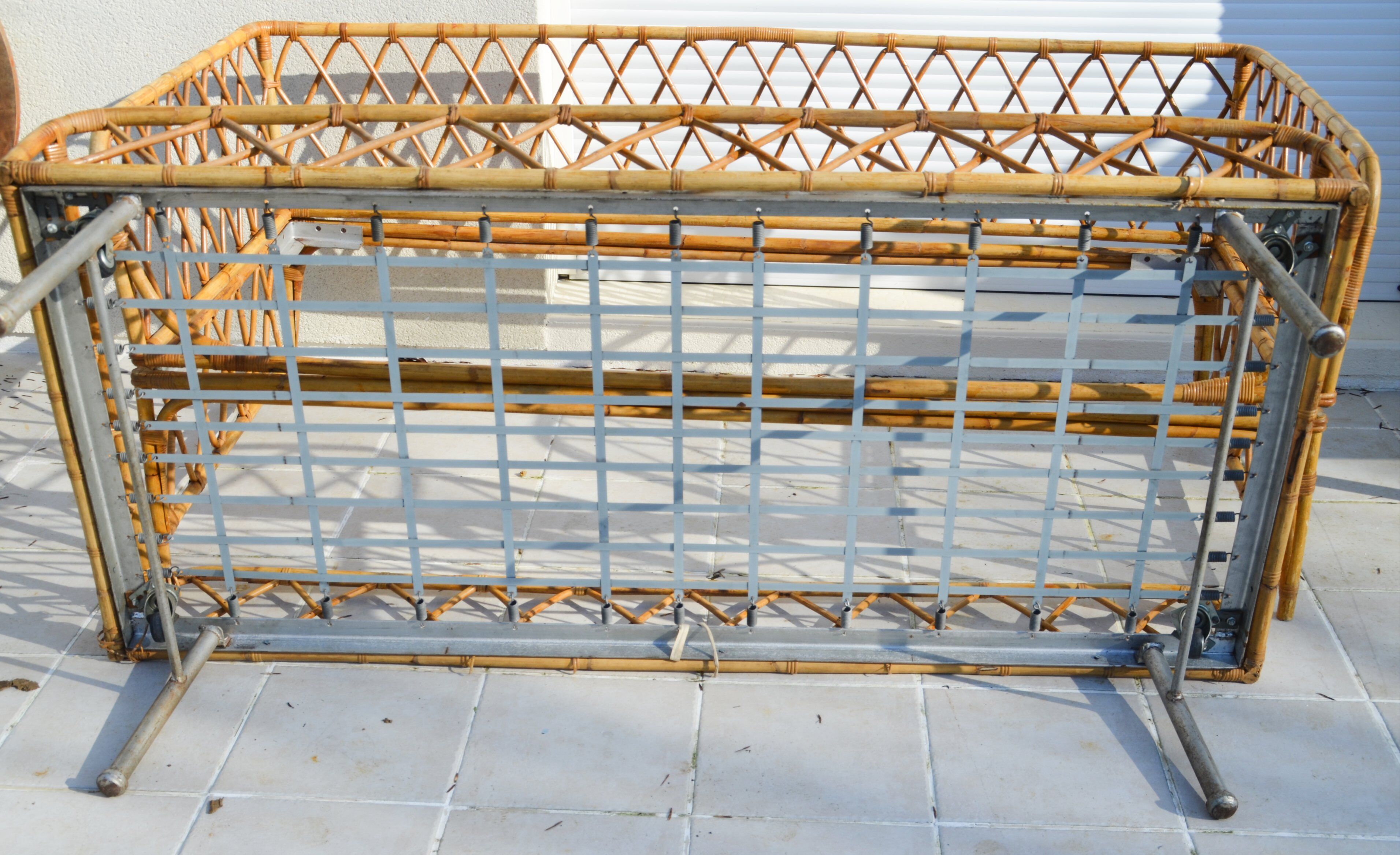 Bed rattan with extra bed