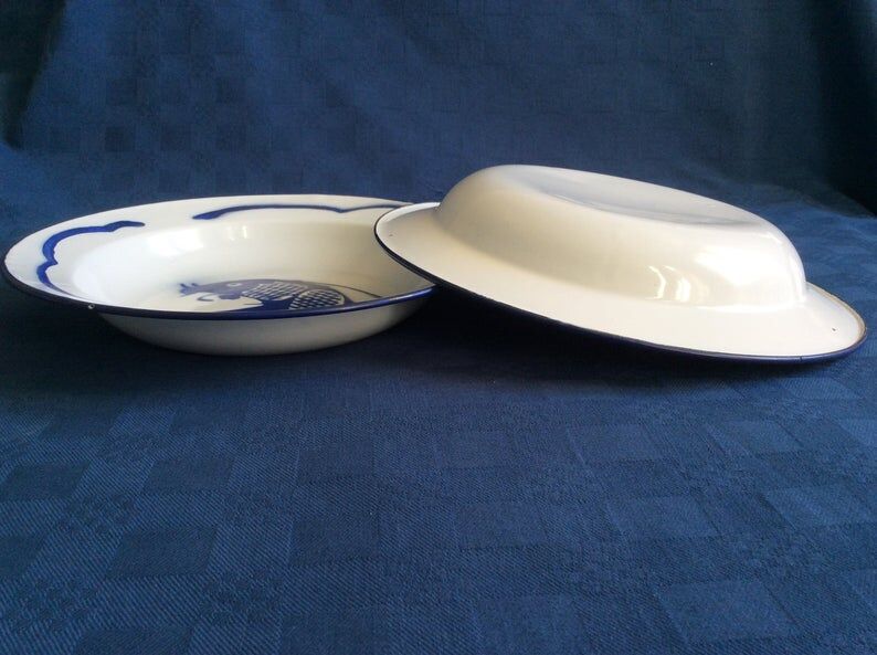 Set of 2 hollow plates enamelled white vintage basins