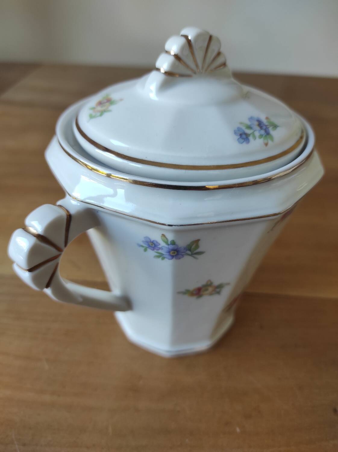 Porcelain sugar bowl with floral decoration