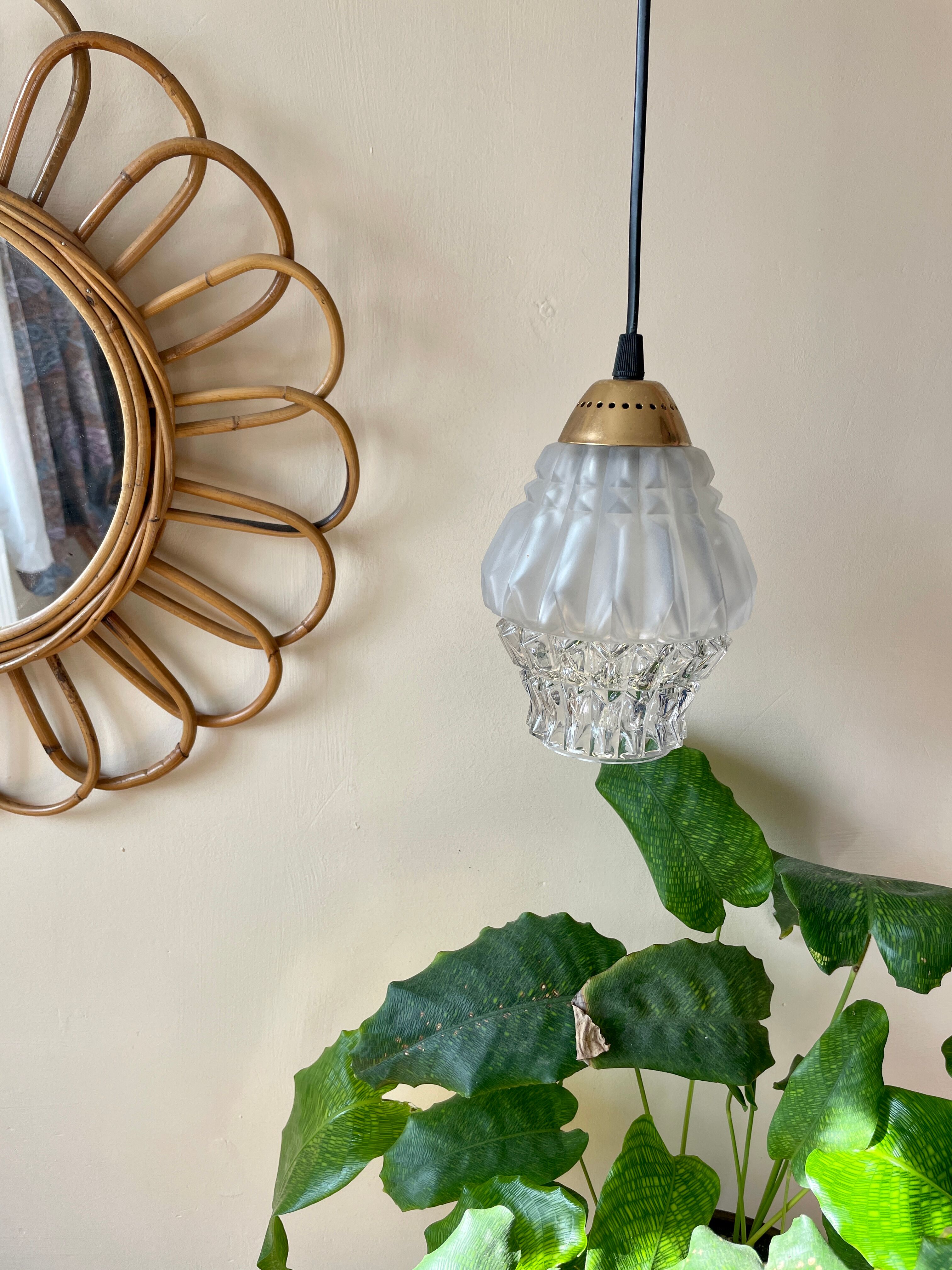 Suspension chiseled glass and brass