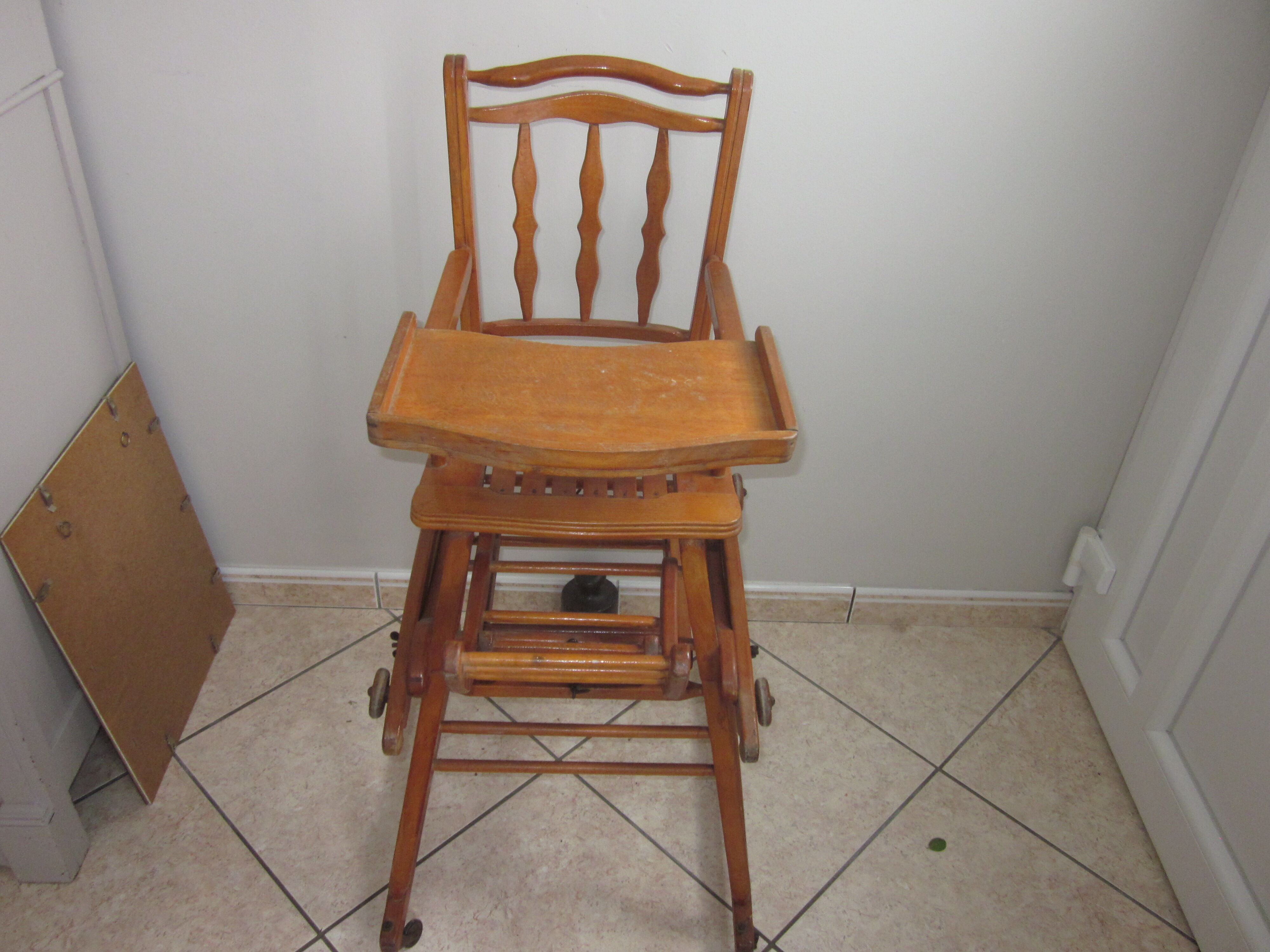 Child chair of the 40s and 50s