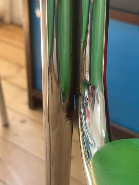 Série de 8 chaises Souvignet en chrome et skaï vert