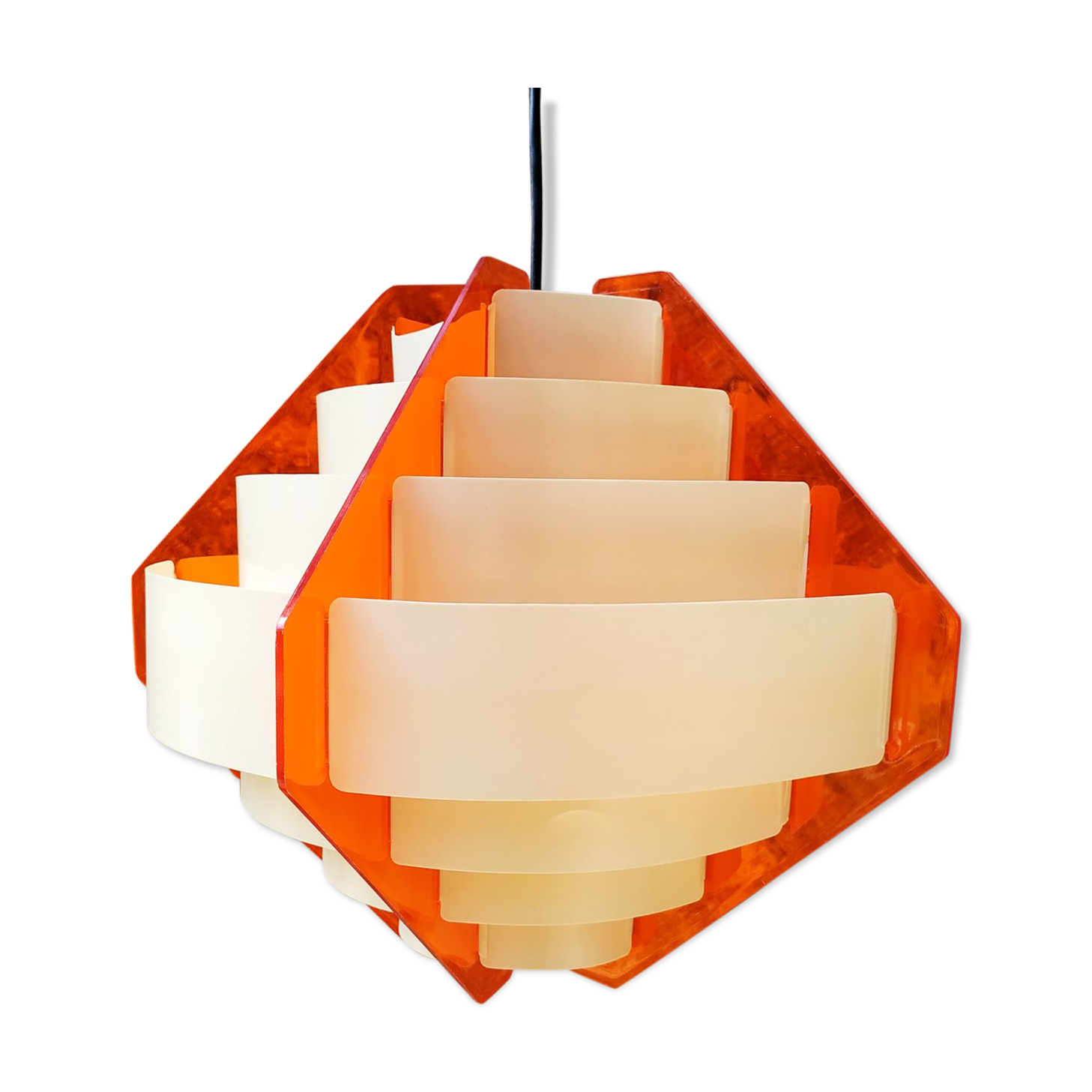 Vintage geometric suspension