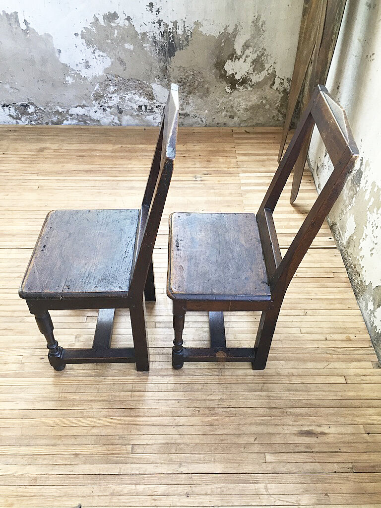 Pair chairs Lorraine