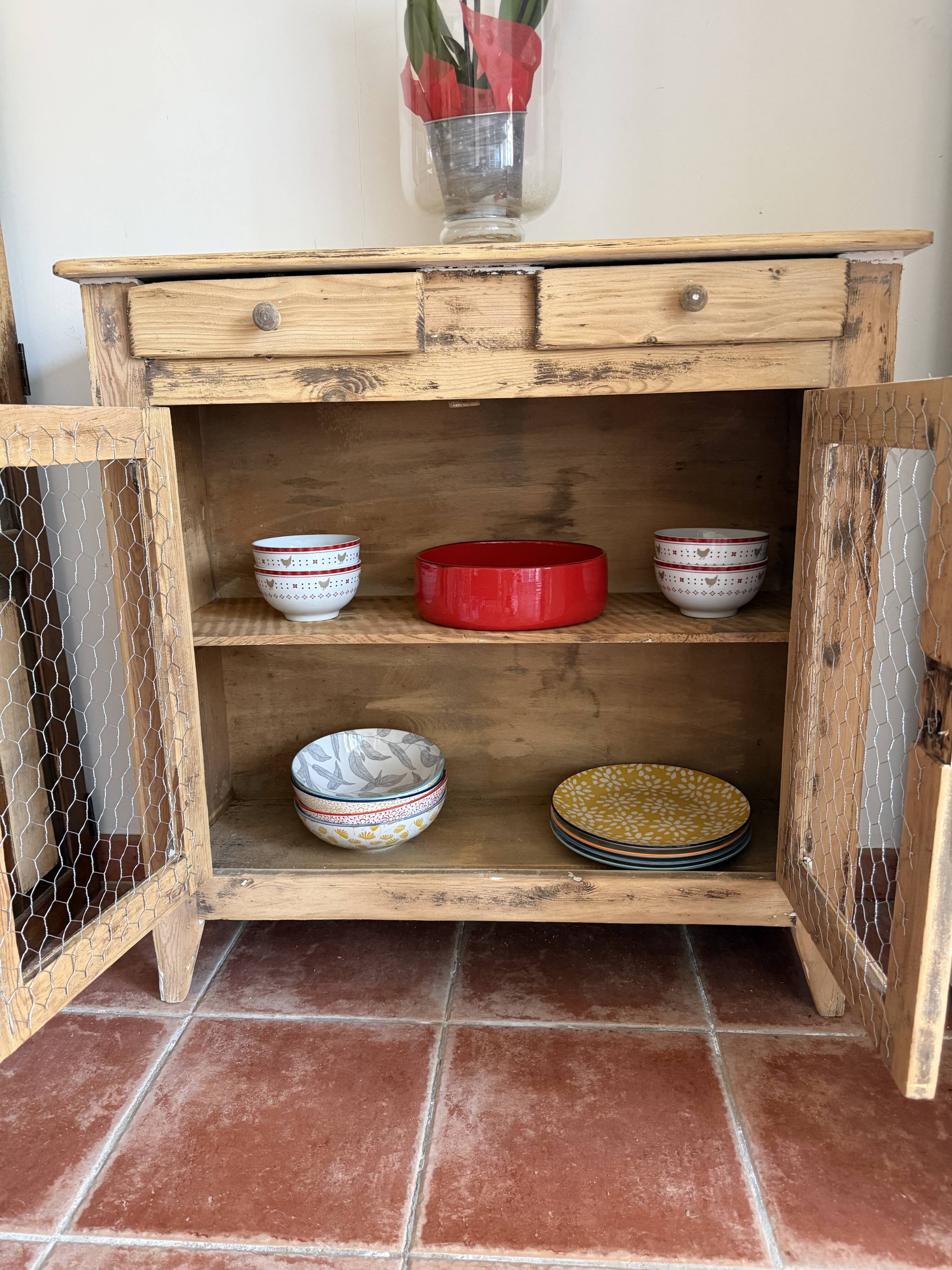 Beautiful Parisian buffet, sanded and gridded.