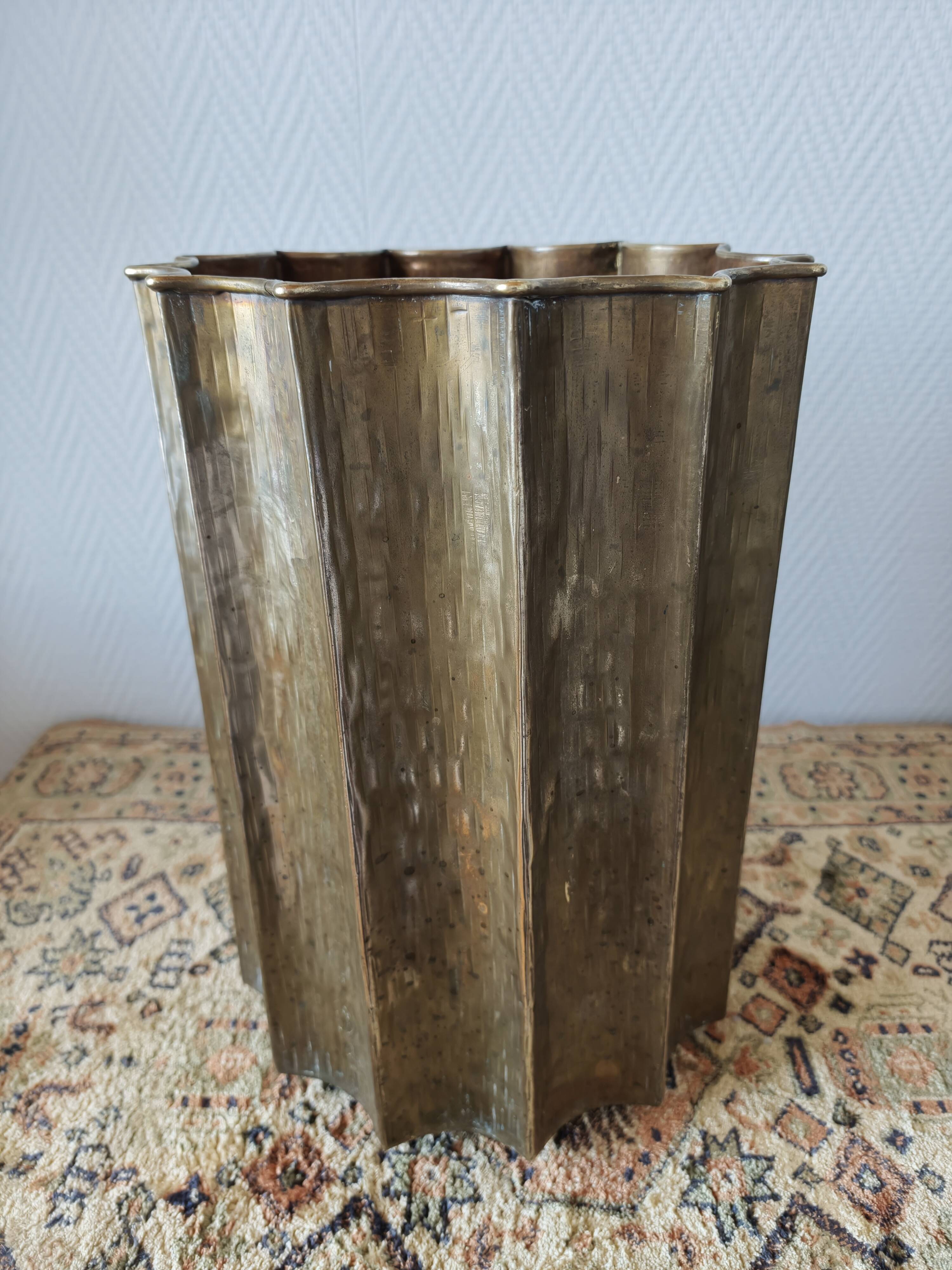 Egidio Casagrande umbrella stand in hammered brass, Italy, circa 1960.
