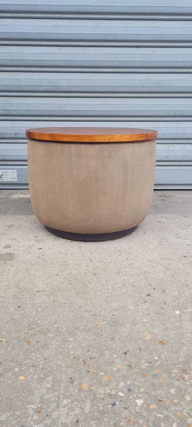 Tabouret de marque Regy