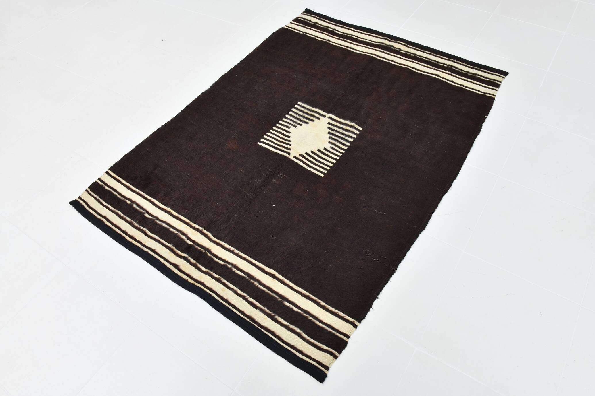 4x6 Black & Beige Handmade Wool Kilim Rug, 127x176 Cm