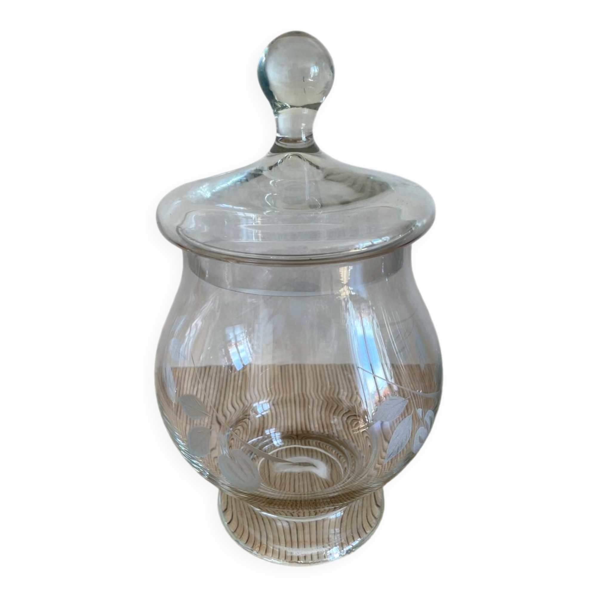 Engraved flower candy box