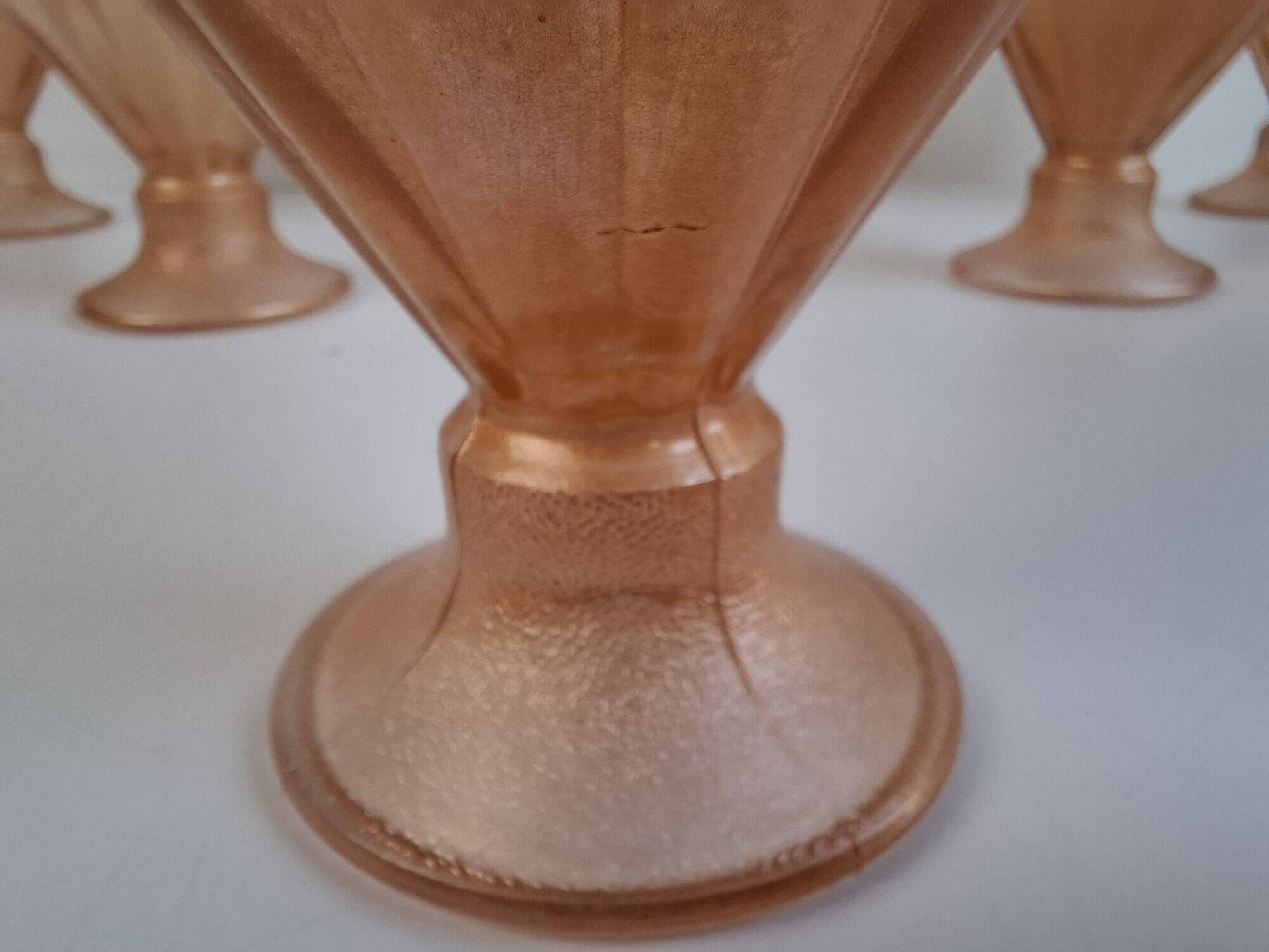 Set of 6 Art Deco Pink Rosaline Glass Dessert Bowls, Czechoslovakia, 1930s