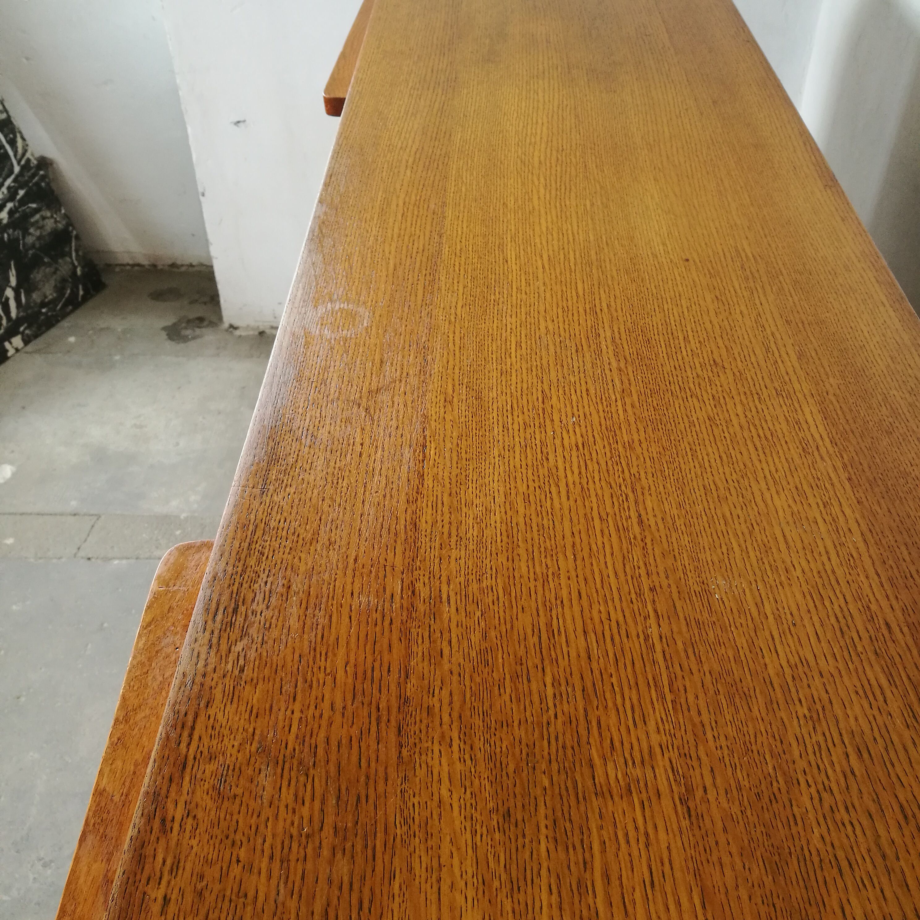 Enfilade 50s golden oak compass feet
