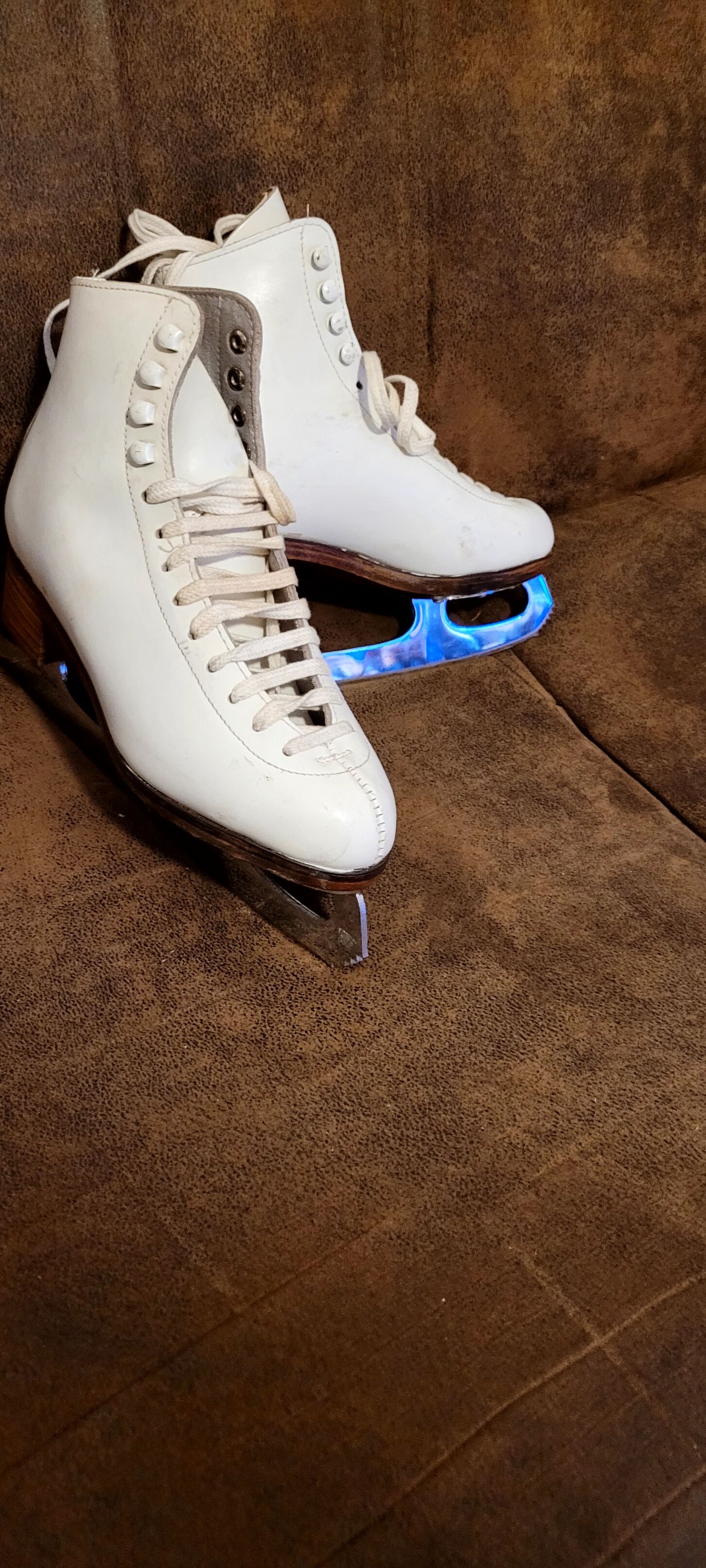 Nice ice skates