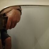 Miroir asymétrique, forme libre en laiton