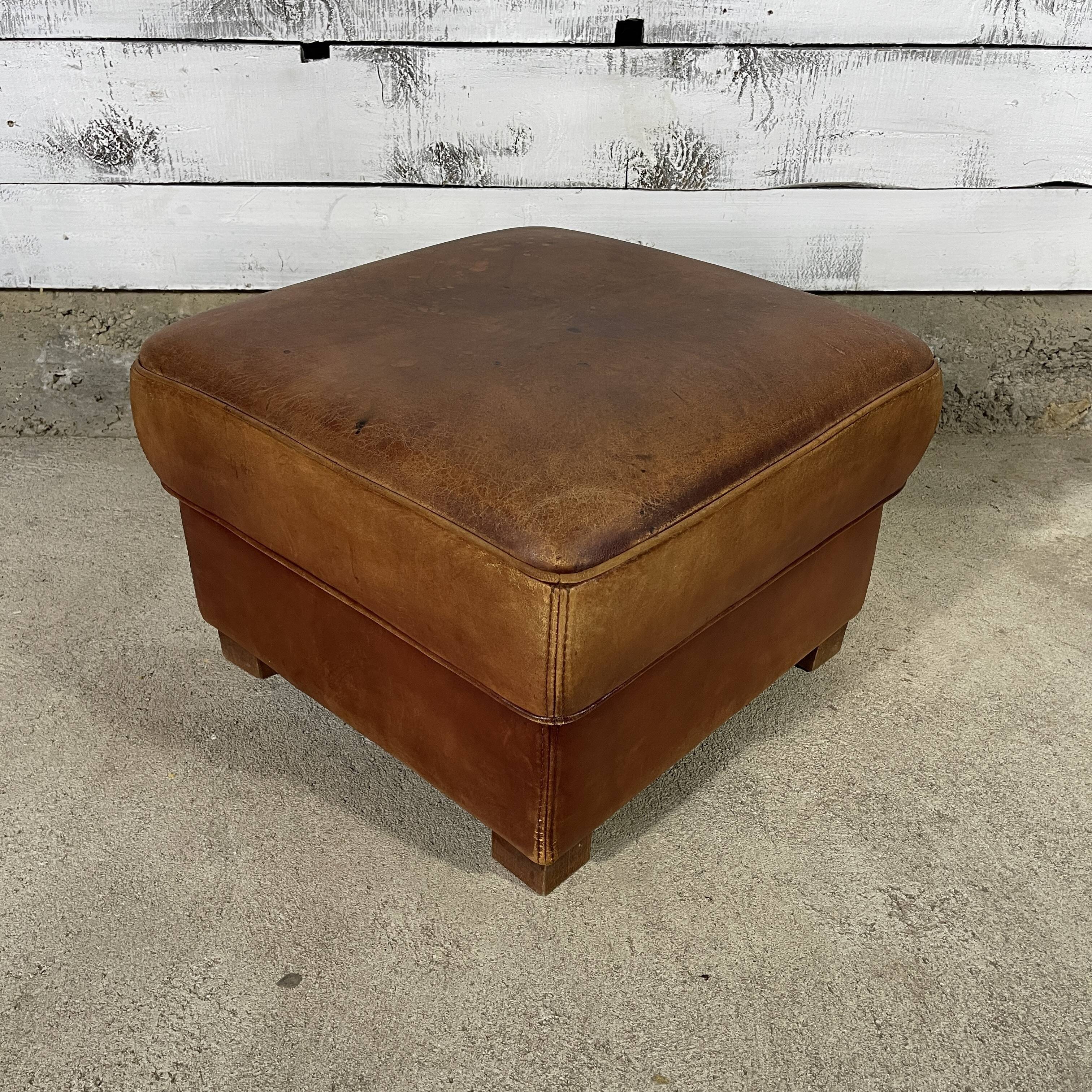 Leather pouf