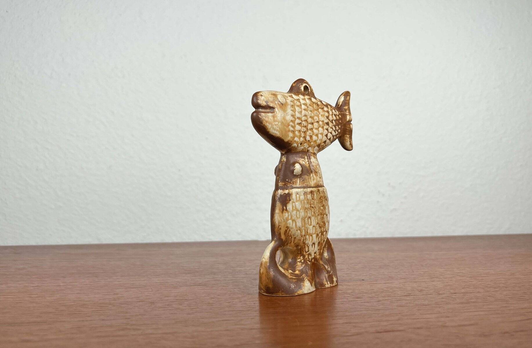 Decorative fish holder in studio pottery by Haico Nitzsche for Søholm, 1960s.