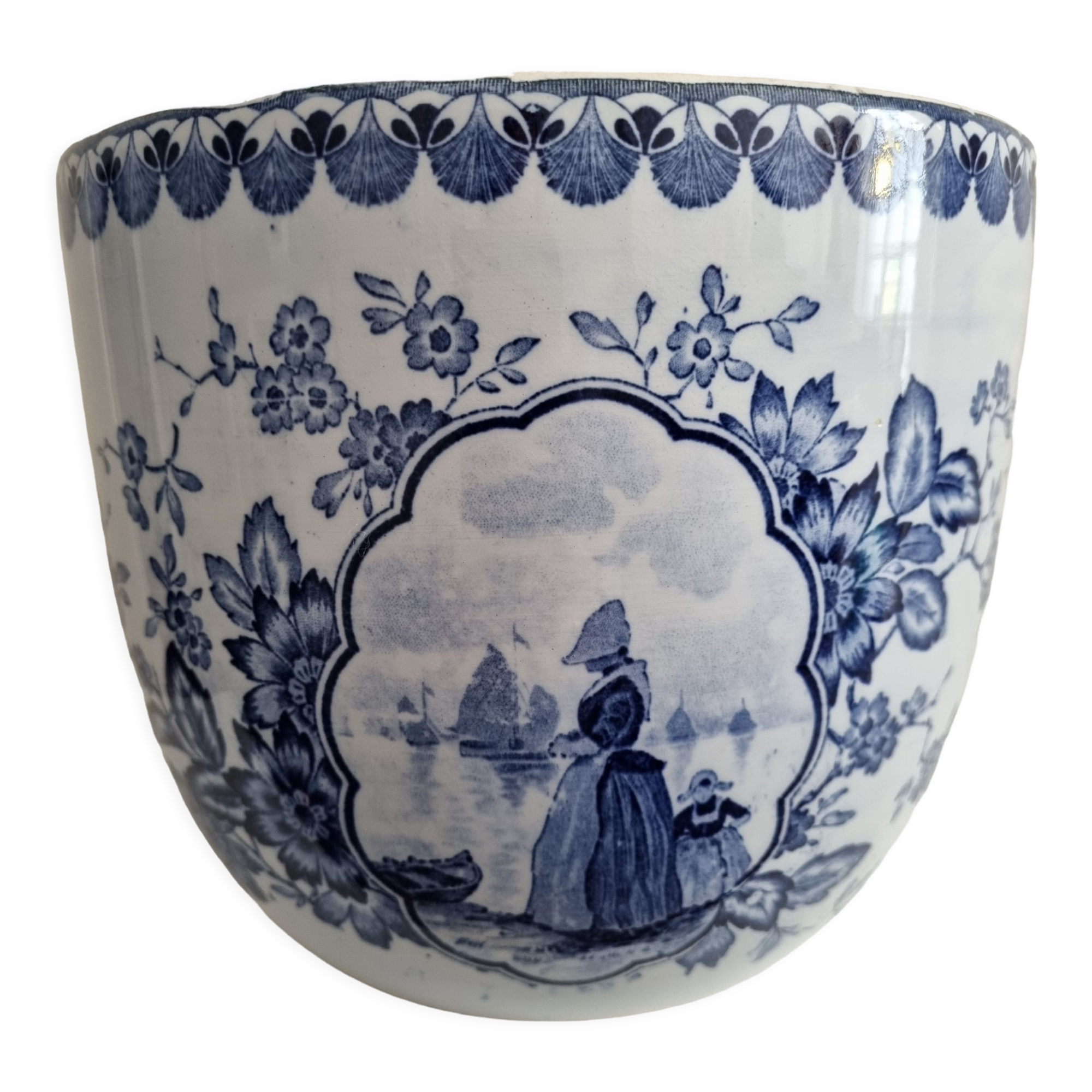 Vintage Villeroy and Boch earthenware pot cache