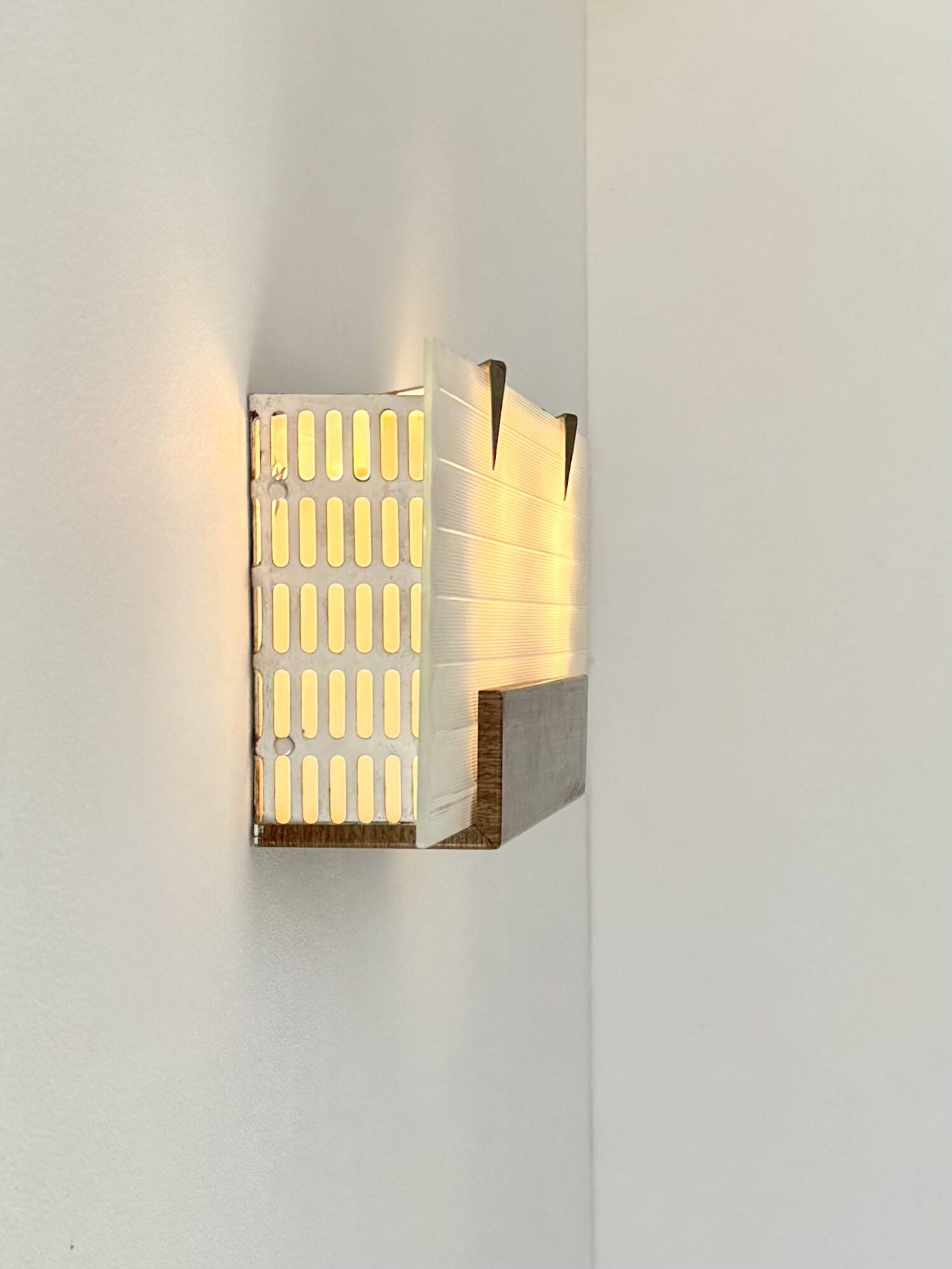Vintage wall light, chrome metal and frosted glass, France, 1940.