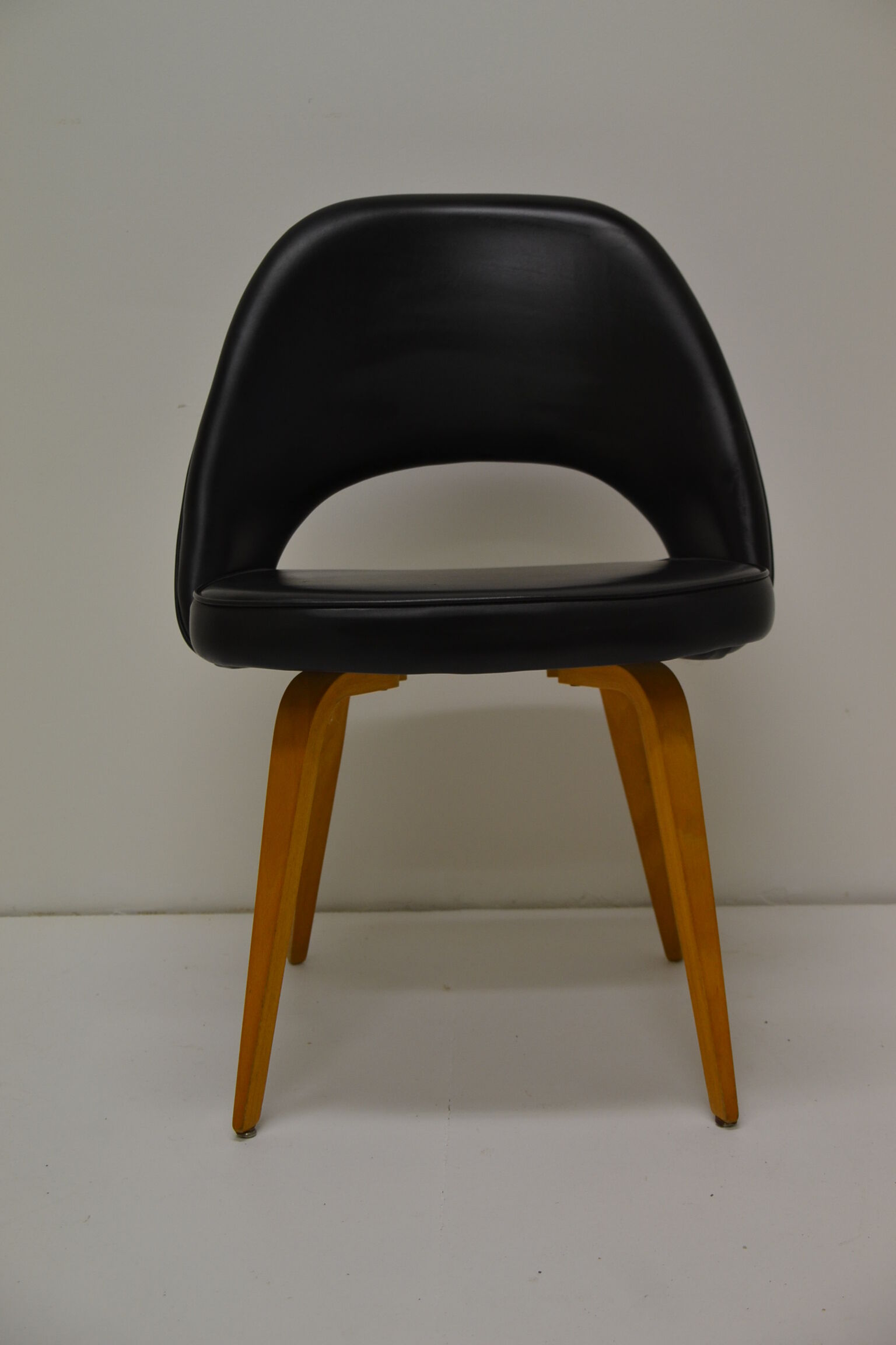 Chair model "conférence"  Eero Saarinen by Knoll