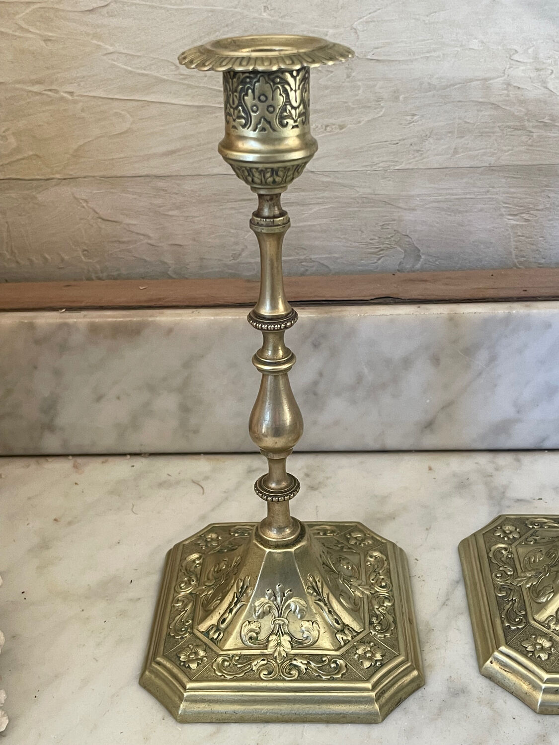 Paire de bougeoirs en laiton XIXème