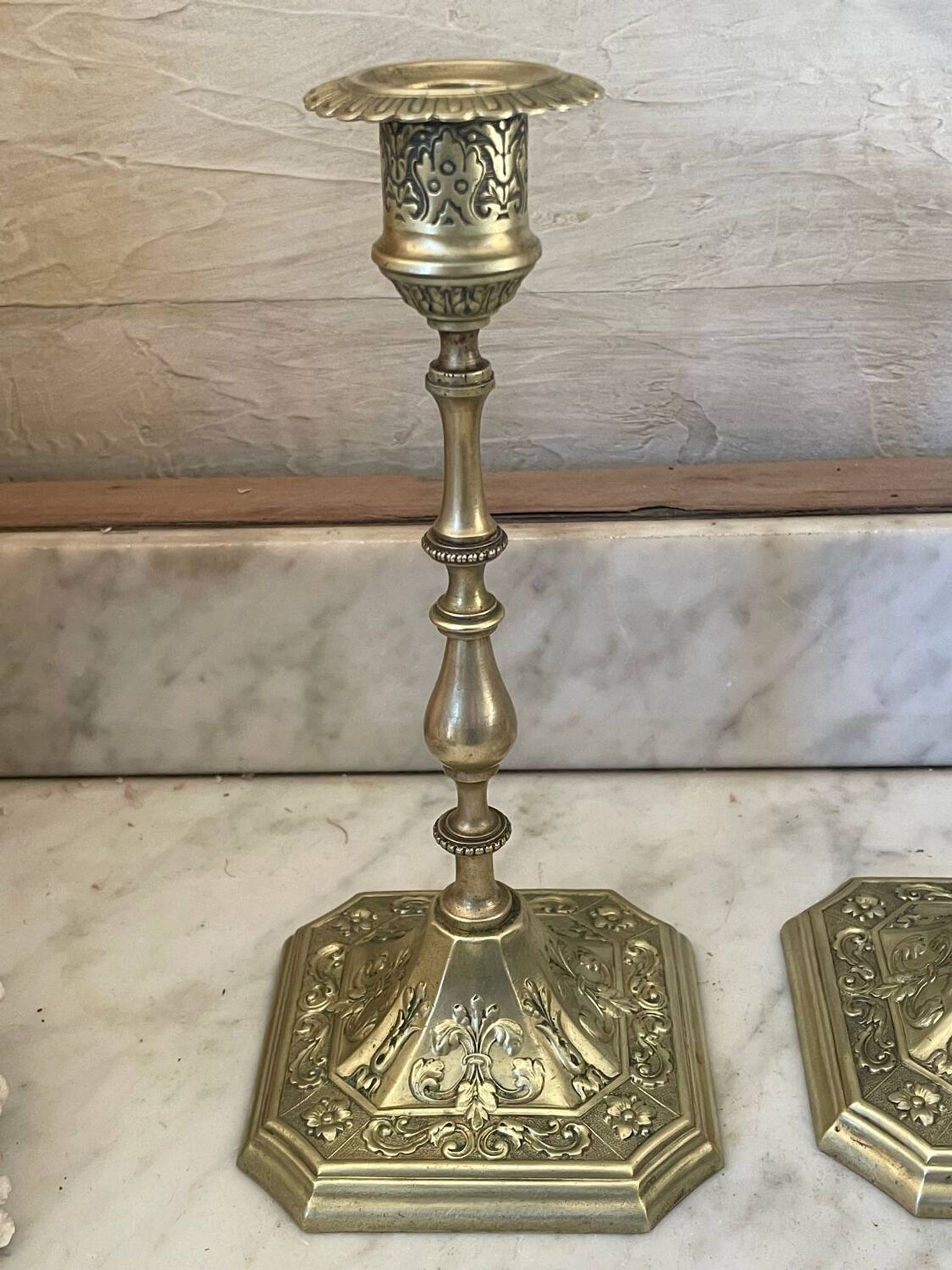 Paire de bougeoirs en laiton XIXème