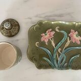 Bonbonnière and ceramic tray g. De Bruyn