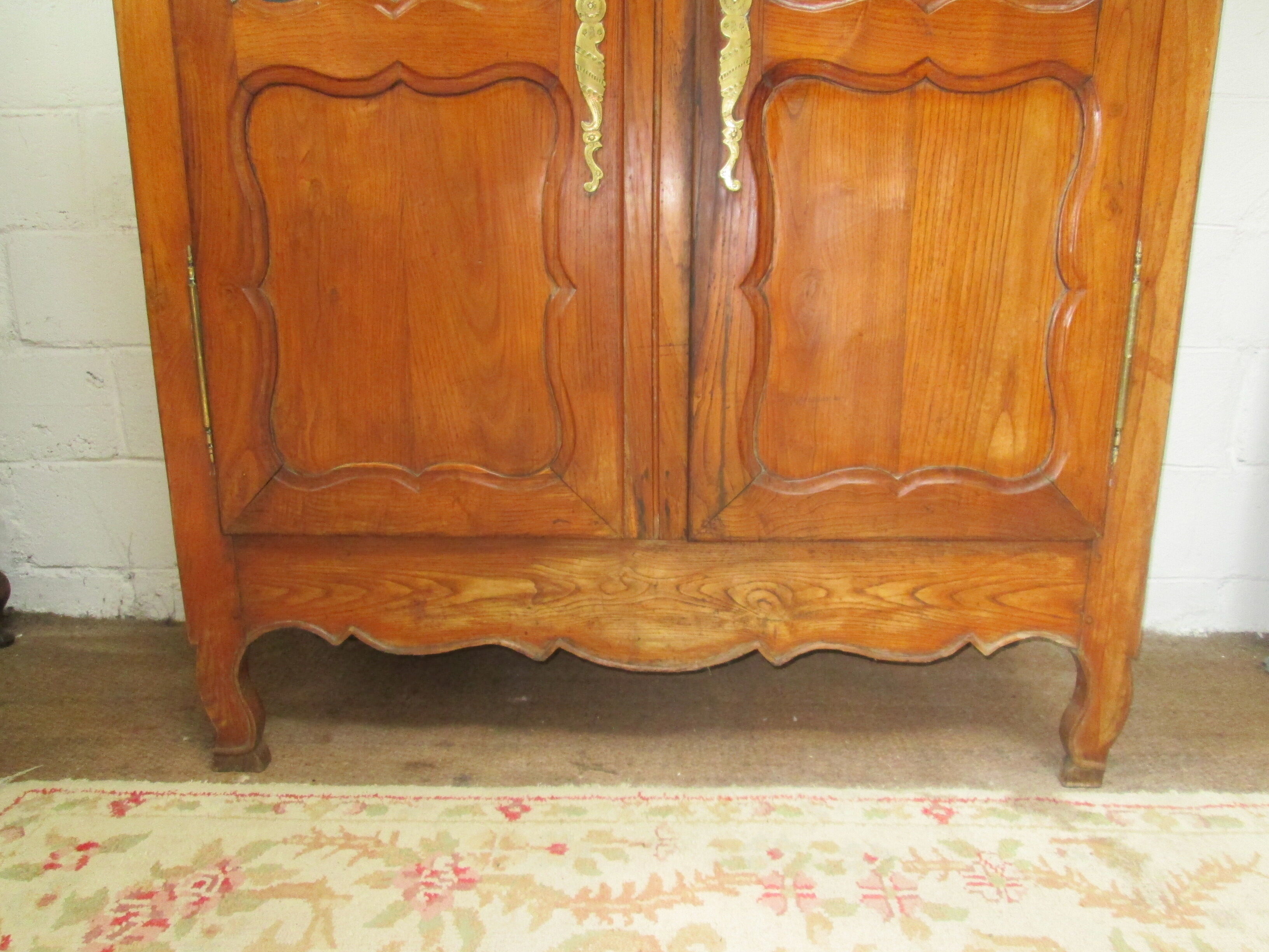 Chataignier library cabinet