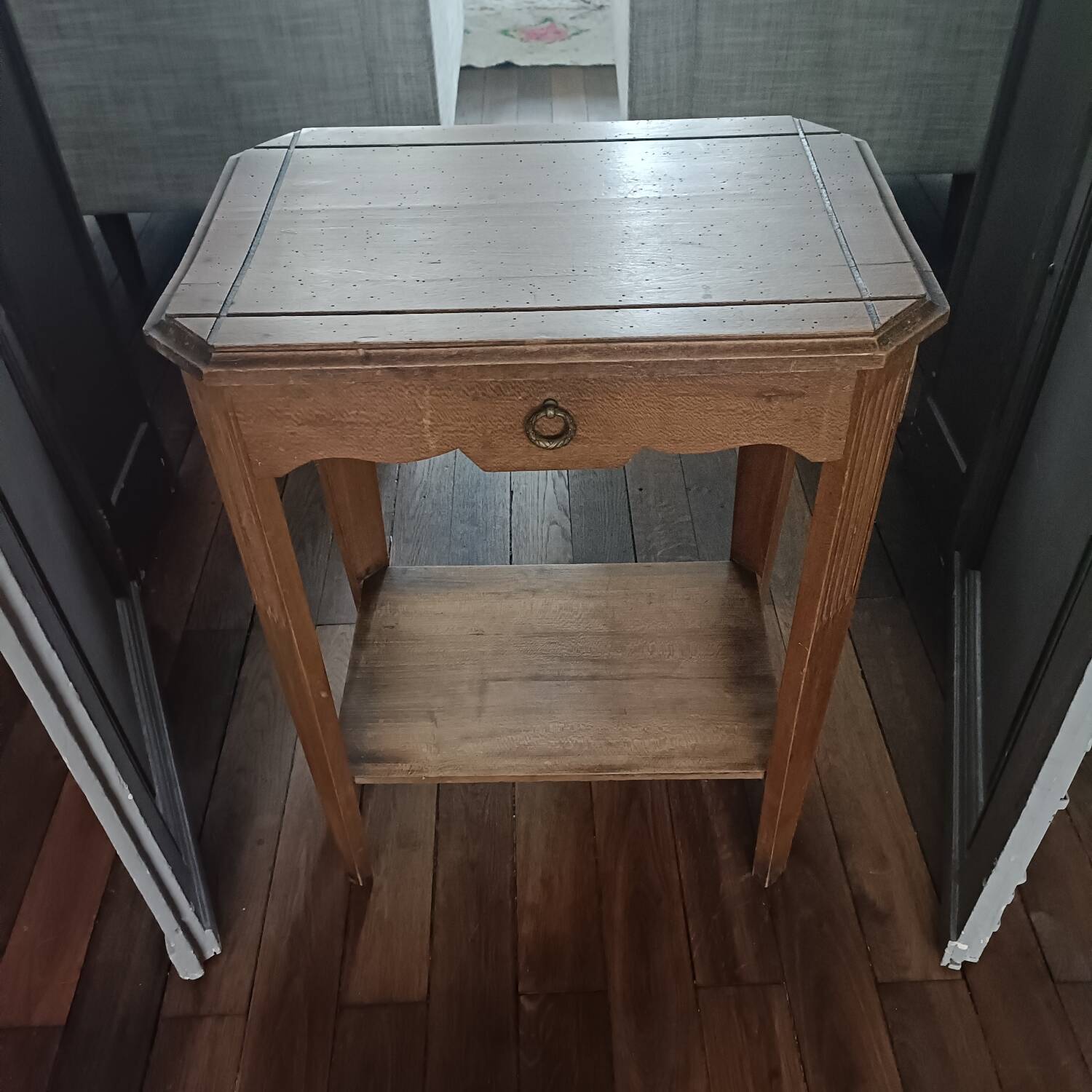 Occasional table, Art Deco pedestal table