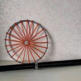 Folding wire tripod stool